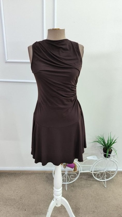 Women's Sleeveless Mock Neck Short Sandy Dress - Janes - by Peralane - photo 4