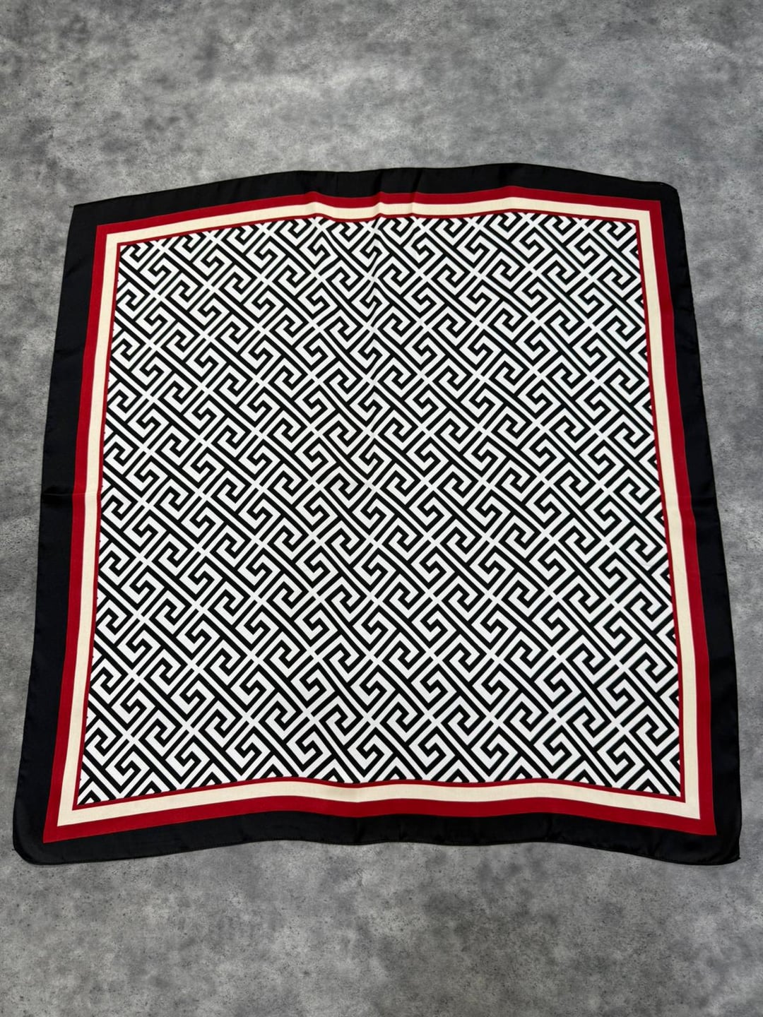 Geometric Pattern Black Bandana Scarf 90x90 cm - Nesvay - by Peralane