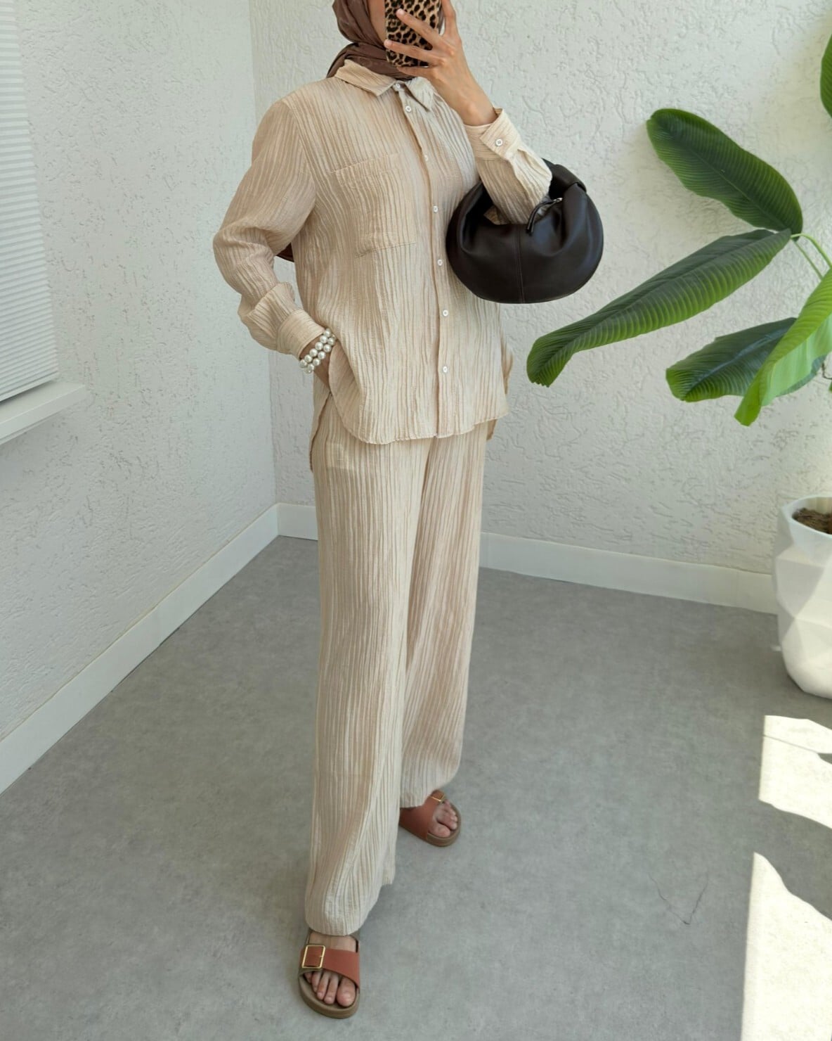 Beige Textured Two-Piece Co-ord Set with Long-Sleeved Shirt and Wide-Leg Trousers - Podyumplus - by Peralane - photo 4