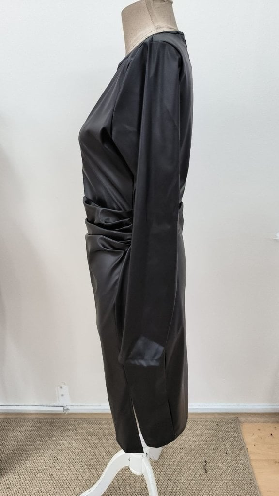 Women's Long Sleeve Round Neck Back Zip Mid Leather Dress - Janes - by Peralane - photo 5