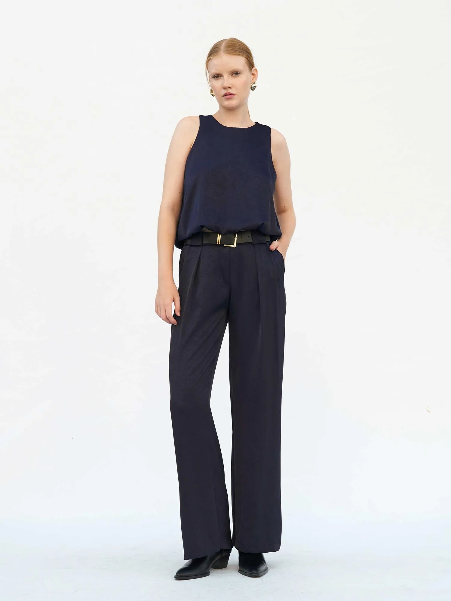 Navy Pleated Wide-Leg Trousers with Belt - Lefon - by Peralane - photo 2