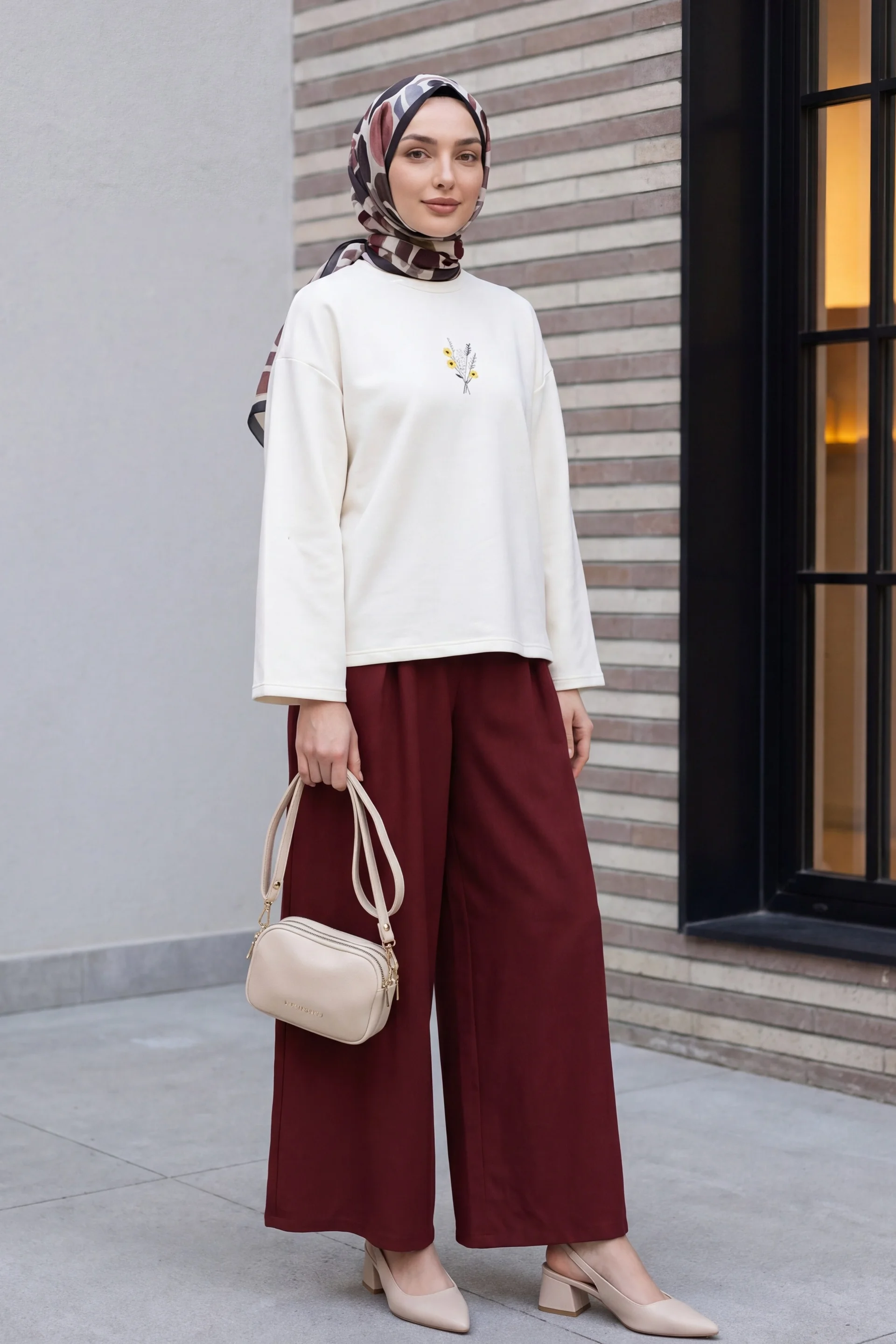 Wide-Leg Pleated High-Waist Trousers with Elasticated Waist - Burgundy - Podyumplus - by Peralane - photo 3