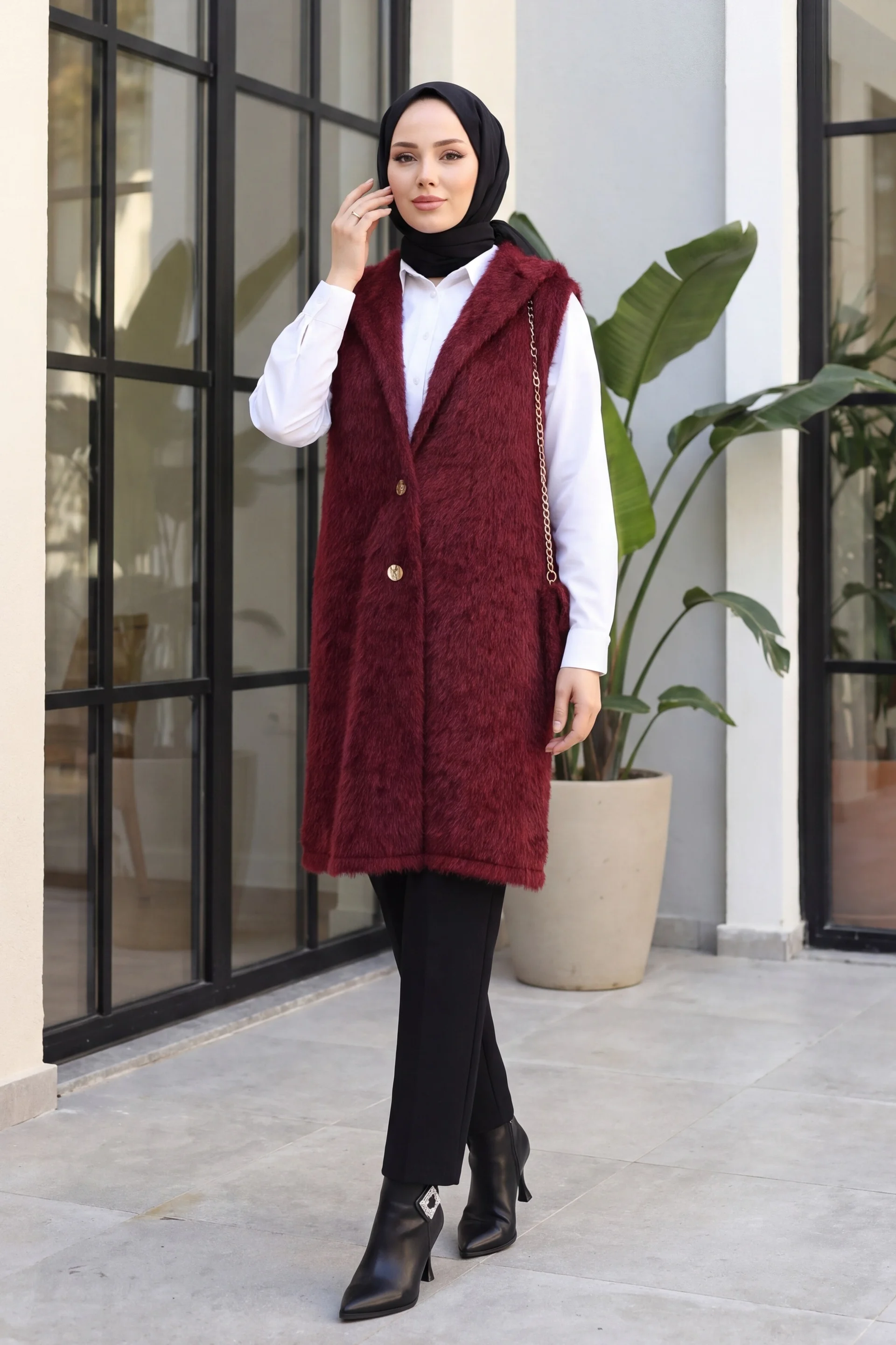 Burgundy Faux Fur Shaggy Vest with Bag Accessory and Lapel Collar - Podyumplus - by Peralane - photo 3