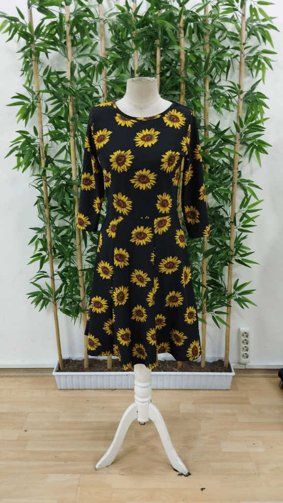 Women's Black Sunflower Print Midi Dress with Three-Quarter Sleeves - Janes - by Peralane - photo 5