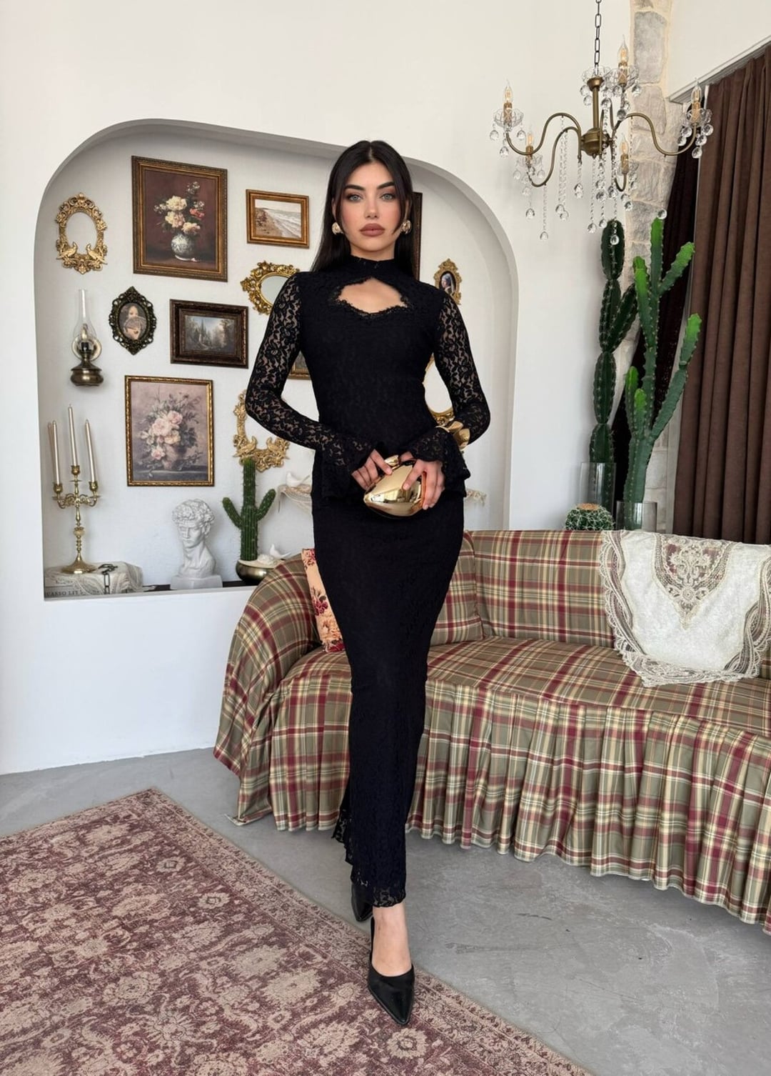 Black Lace Long-Sleeved Dress with Keyhole Neckline - Etika - by Peralane - photo 6