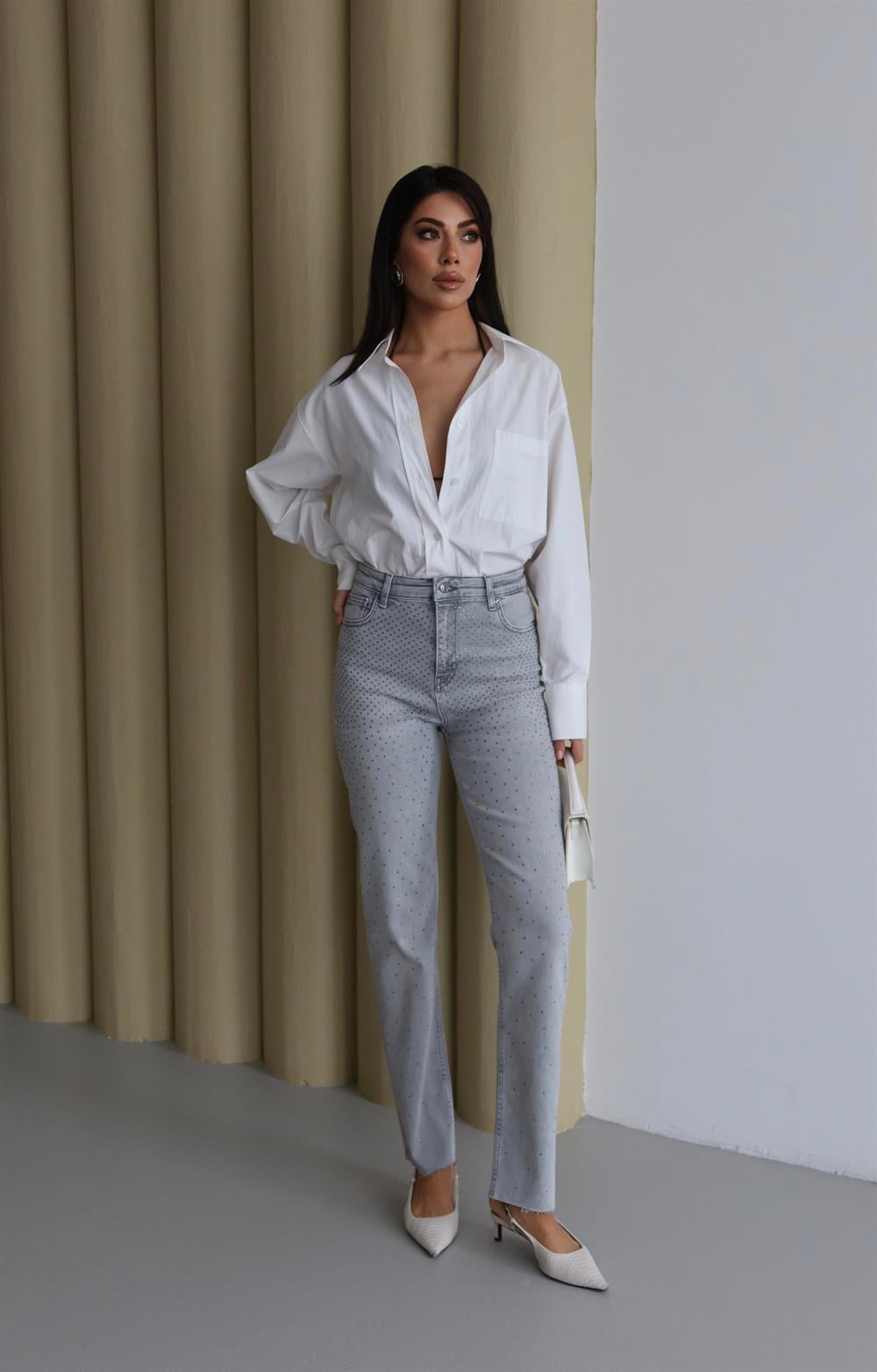 High-Waist Straight Leg Rhinestone Jeans in Light Grey - Lacarino Jeans - by Peralane - photo 2