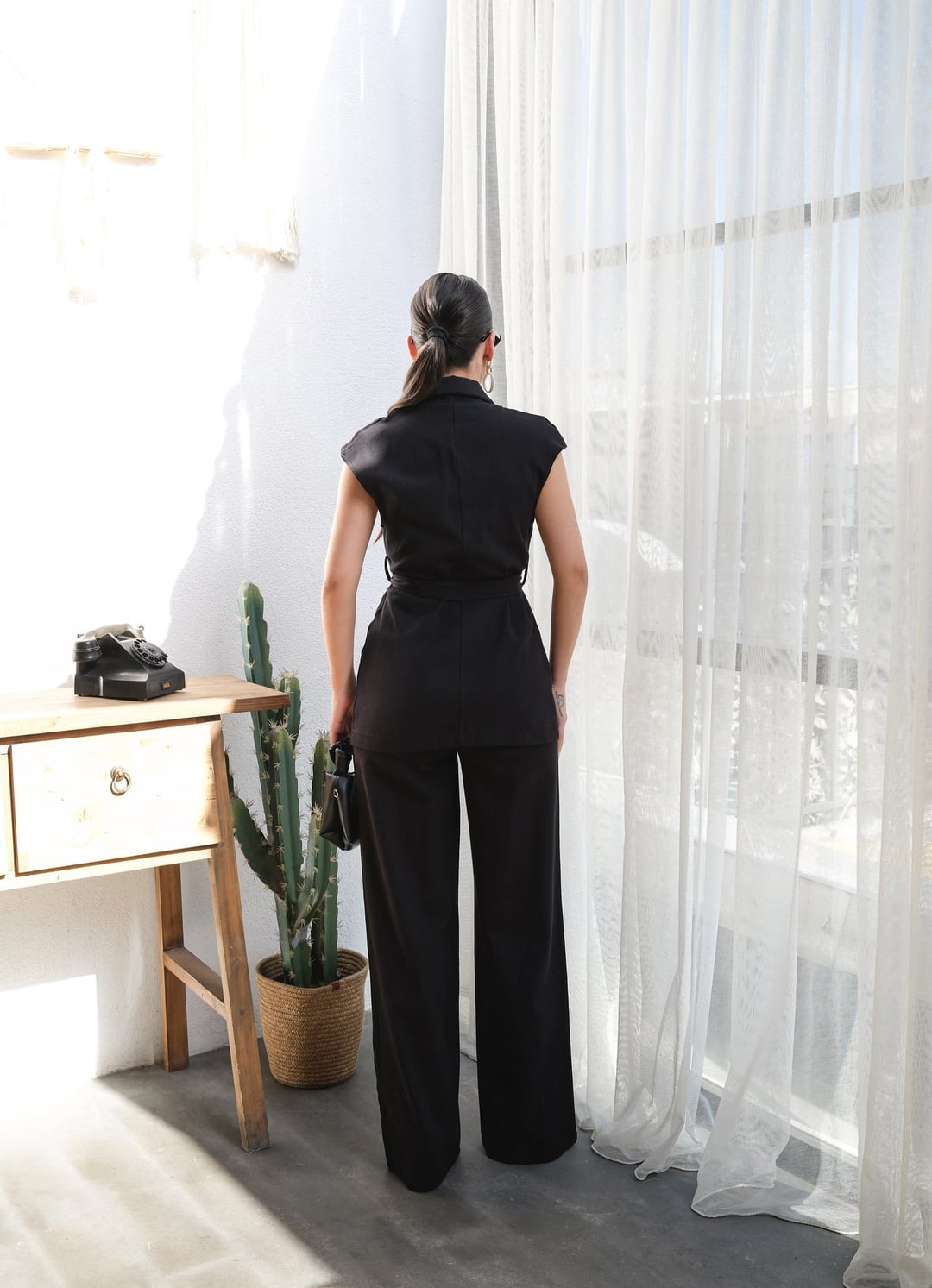 Linen Waist-Tie Vest and Wide-Leg Trouser Two-Piece Set in Black - Ouz Fashion - by Peralane - photo 2