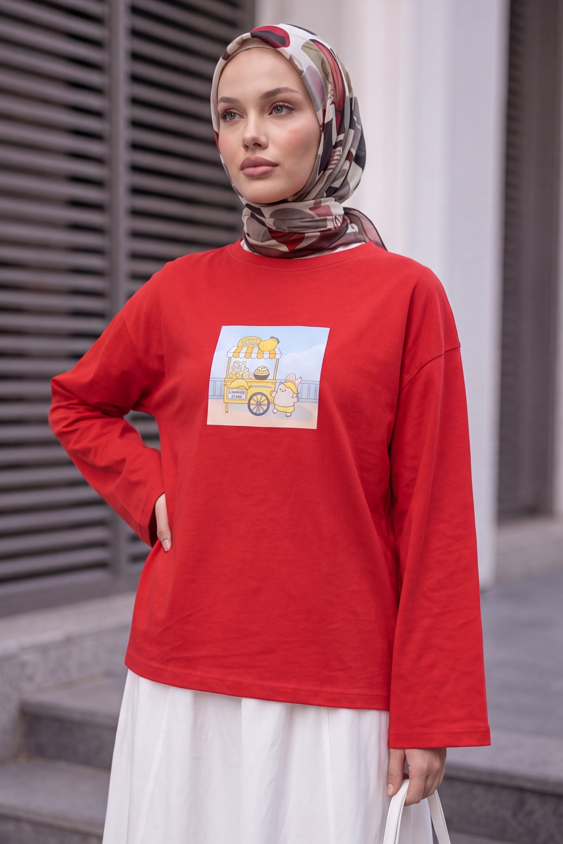 Crew Neck Printed Relaxed Cotton Sweatshirt - Red - Podyumplus - by Peralane