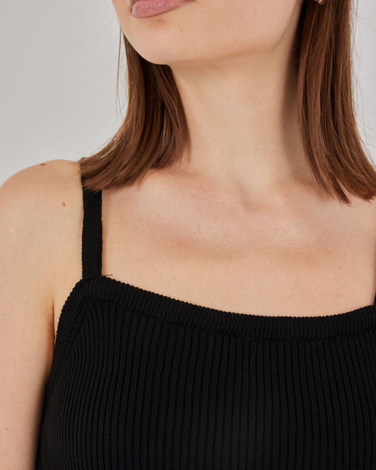 Women's Black Ribbed Knit Crop Tank Top with Square Neckline - Bigdart - by Peralane - photo 4