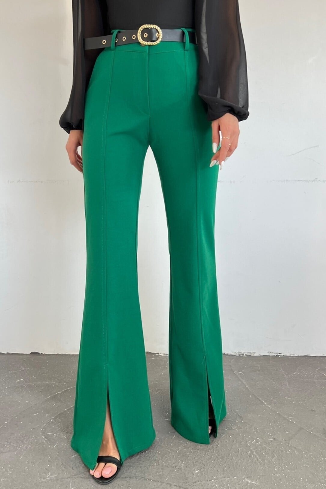 Green Flared High-Waist Trousers with Slit Hem and Belt - Podyumplus - by Peralane