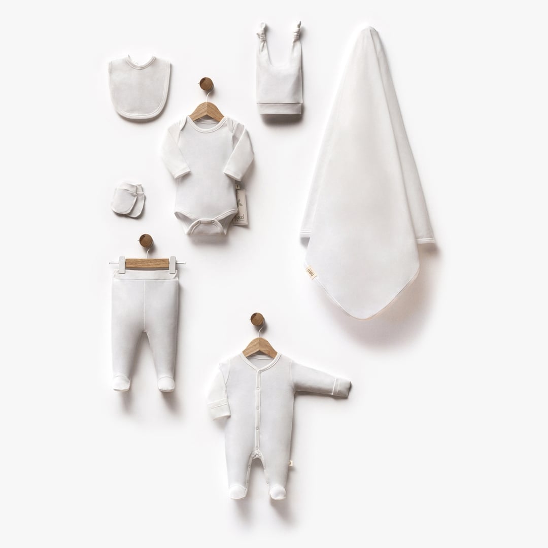 7-Piece Newborn Baby Set in Ecru - Bodysuit, Sleepsuit, Hat, Mittens, Bib, Trousers, Blanket - Flexi Baby - by Peralane