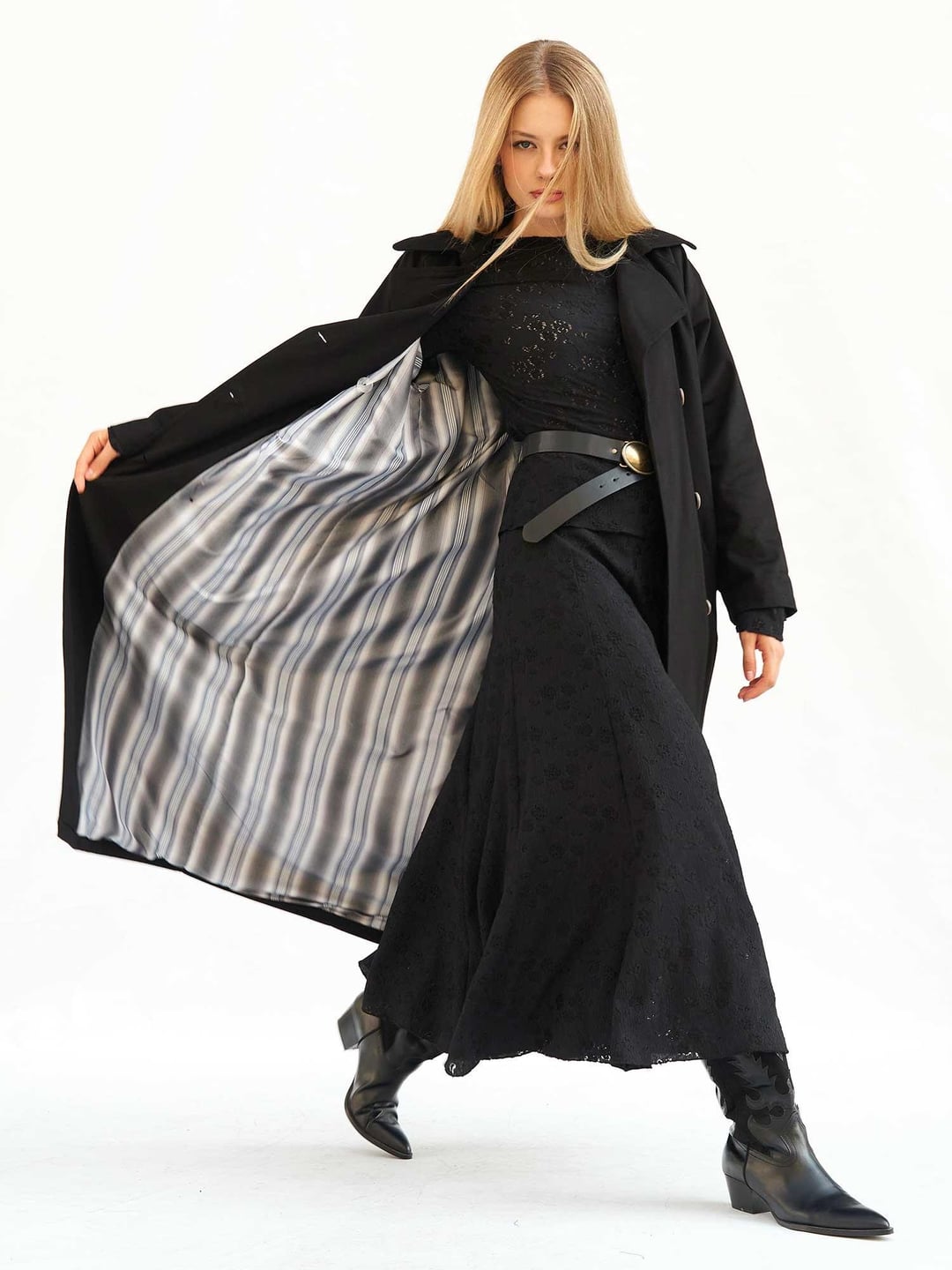 Belted Double-Breasted Long Trench Coat in Black for Women - Lefon - by Peralane - photo 4