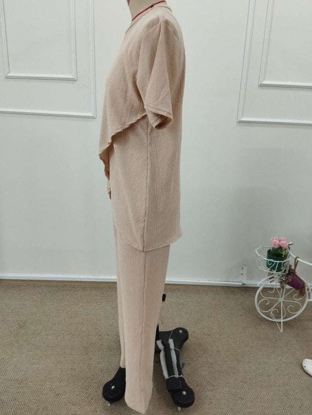 Women's Short-Sleeve Crew Neck Asymmetric Crepe Blouse and Wide-Leg Trousers Two-Piece Set - Janes - by Peralane - photo 6