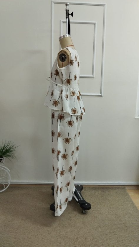 Women's Beige Palm Print Sleeveless V-Neck Tie Waist Blouse and Wide-Leg Trousers Two-Piece Set - Janes - by Peralane - photo 4