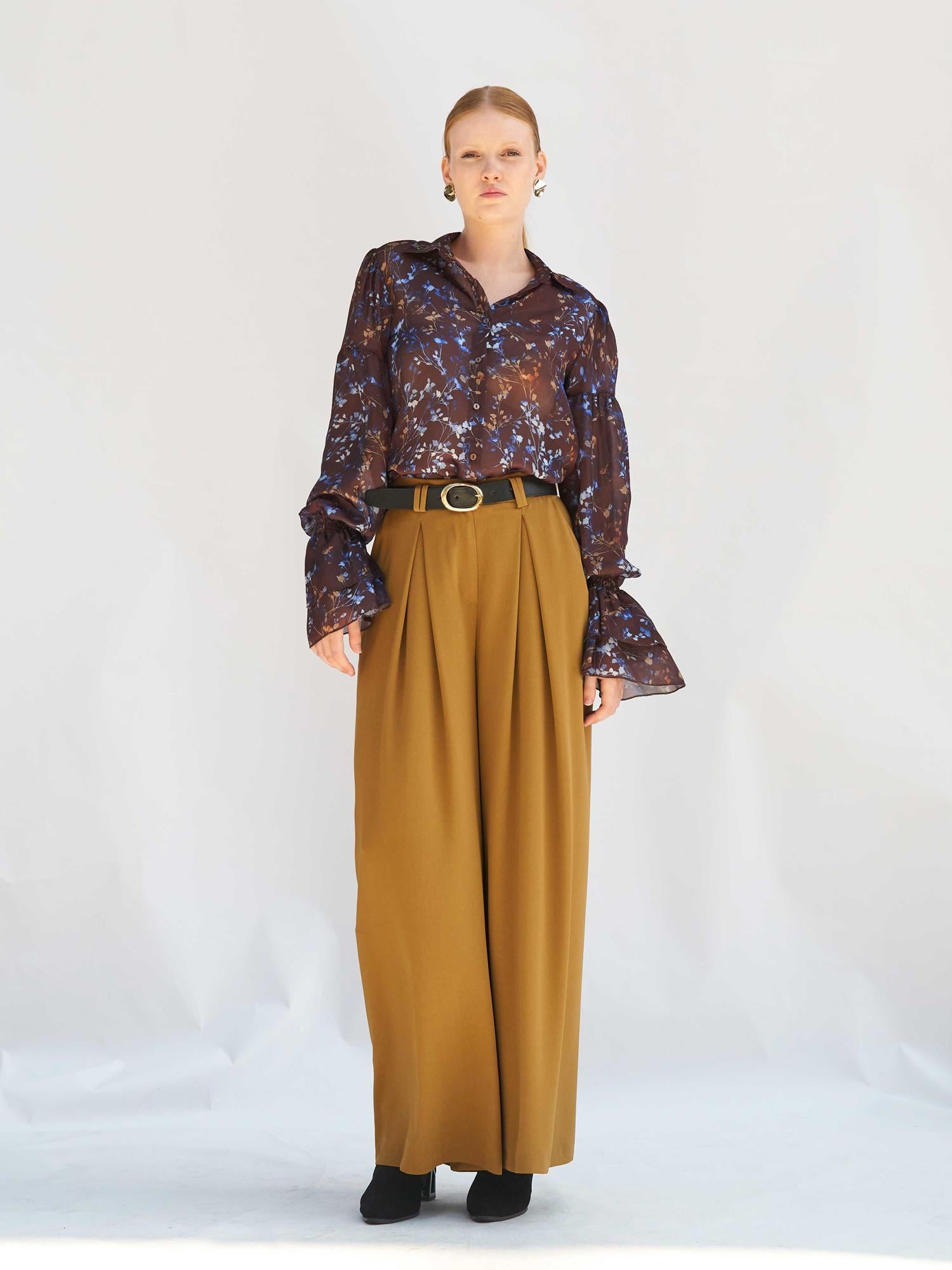 Long-Sleeved Sheer Blouse with Floral Print - Khaki - Lefon - by Peralane