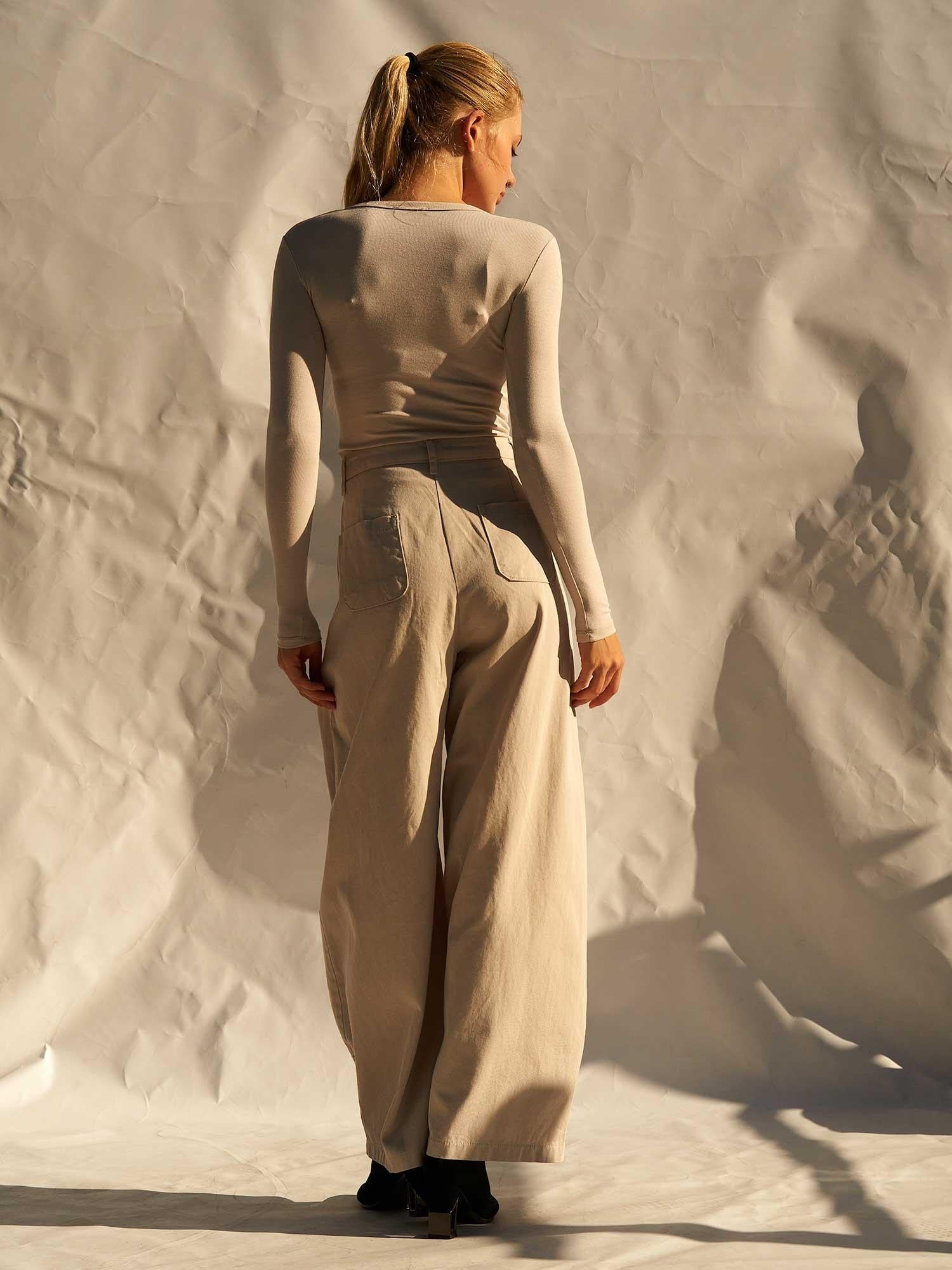 Barrel Cut Gabardine Trousers with Cargo Pockets - Beige - Lefon - by Peralane - photo 3