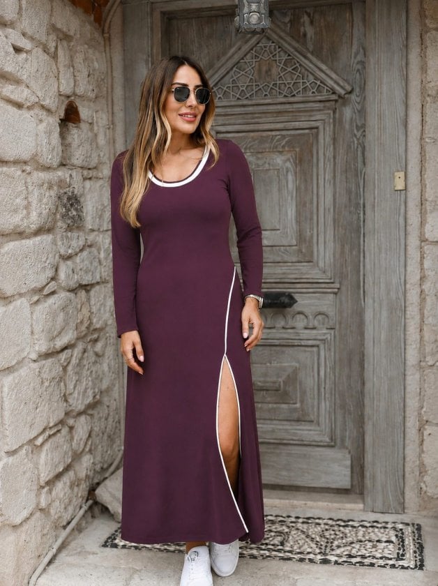 Women's Long-Sleeved Round Neck Slit Dress in Deep Plum - Janes - by Peralane