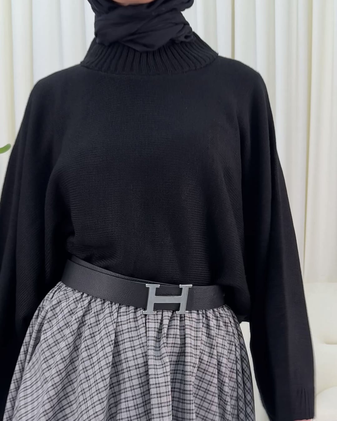 Half Turtleneck Cropped Knit Sweater - Black - Podyumplus - by Peralane - photo 4