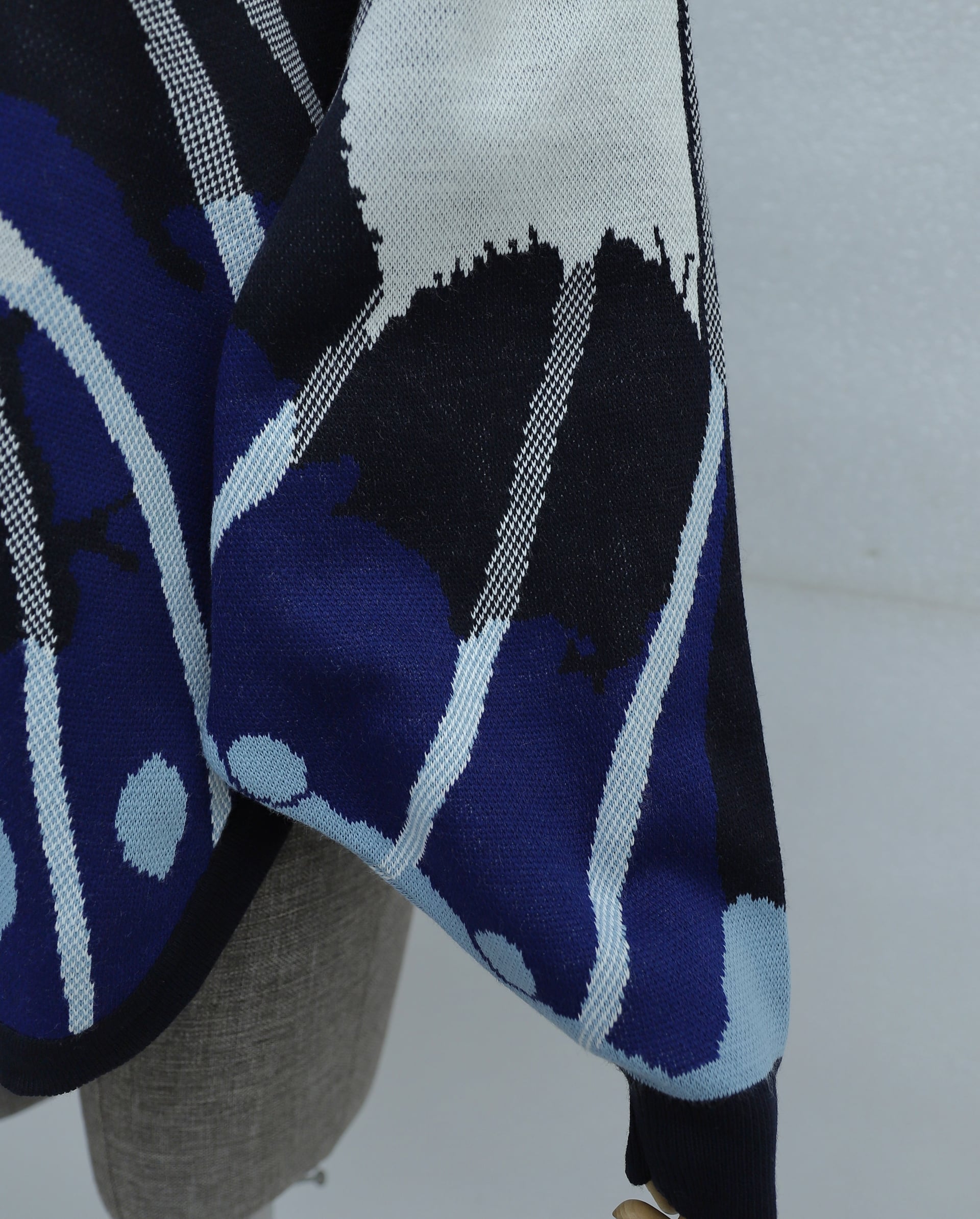 V-Neck Buttoned Patterned Batwing Sleeve Double Placket Knit Cardigan - Navy - Podyumplus - by Peralane - photo 8