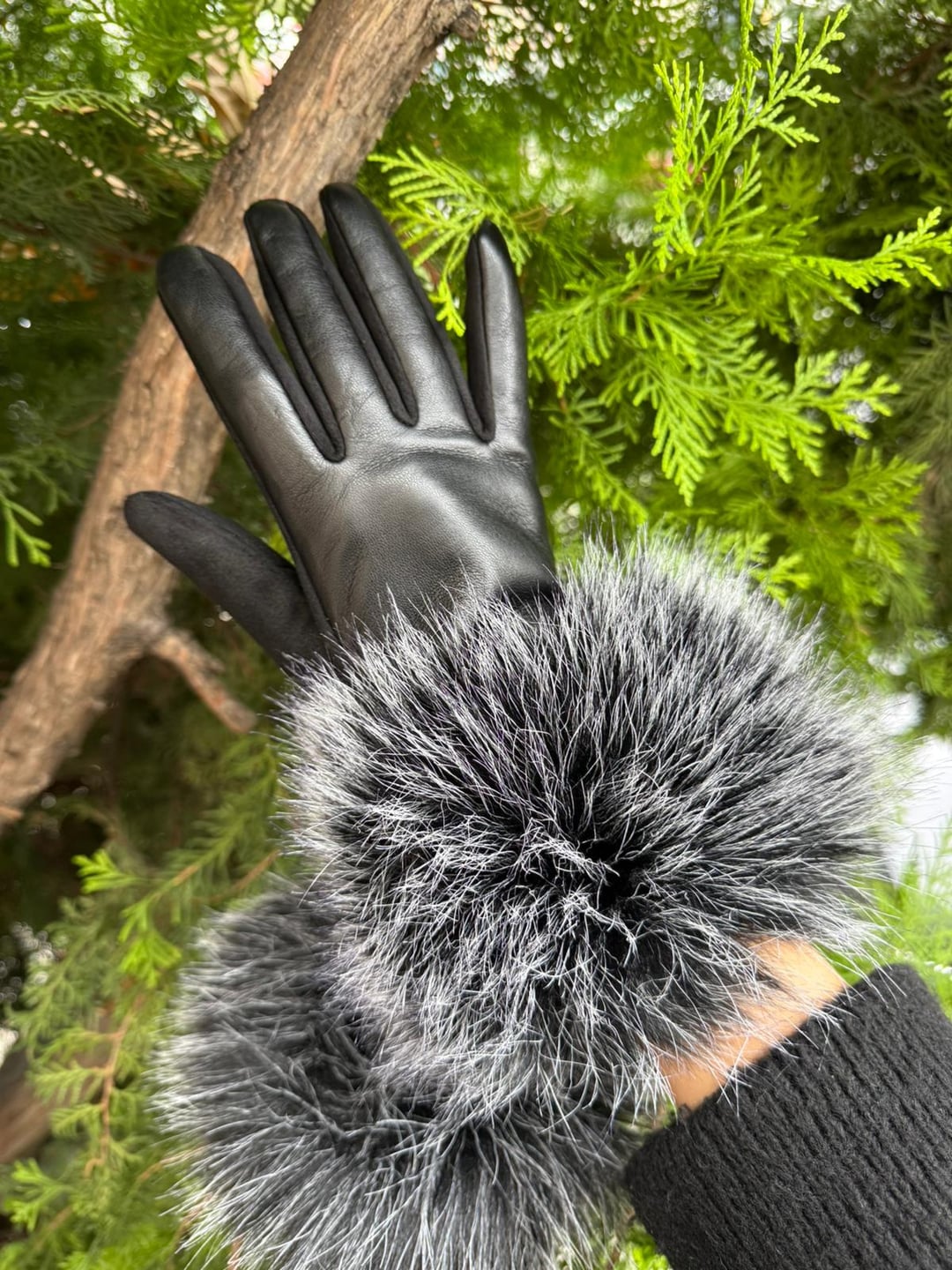 Black Touchscreen Gloves with Faux Fur Trim - Nesvay - by Peralane - photo 3