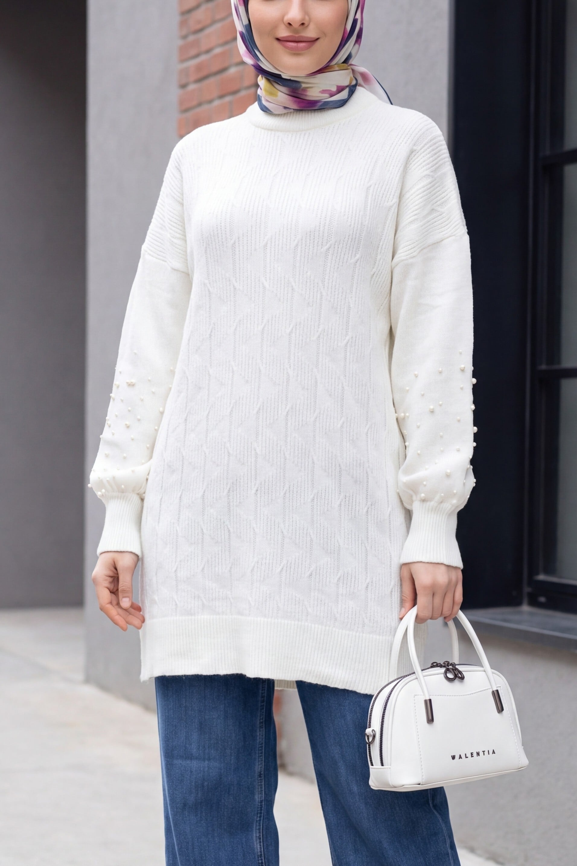 White Loose-Fit Knit Tunic with Pearl Bead Sleeve Details - Podyumplus - by Peralane