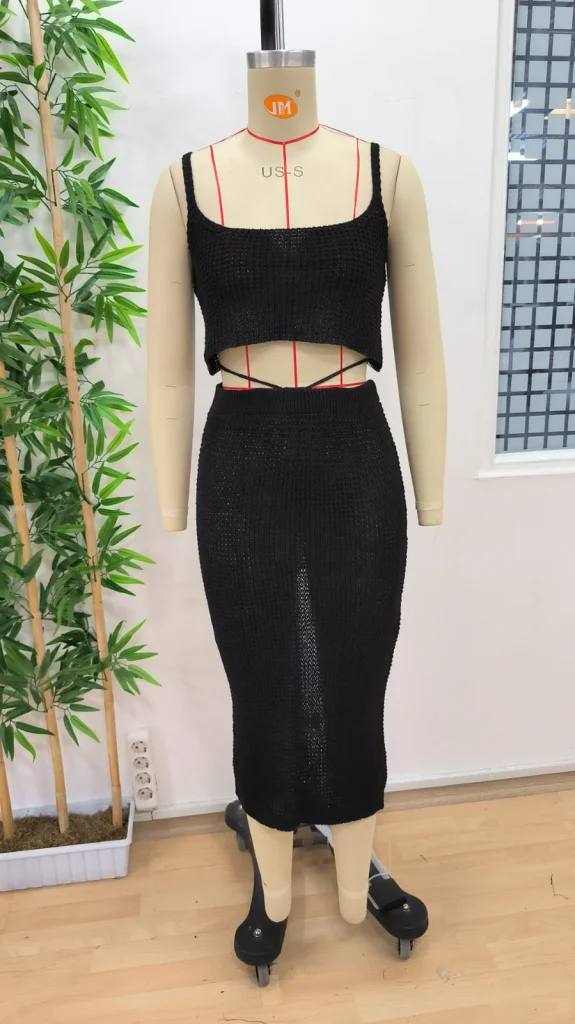 Women's Black Knit Crop Top and High-Slit Midi Skirt Two-Piece Set - Janes - by Peralane - photo 7