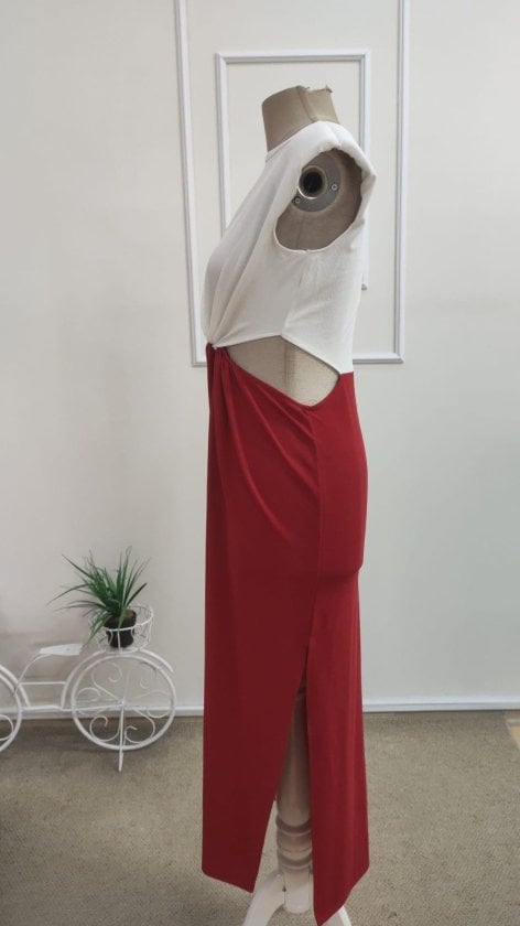 Women's Sleeveless Crew Neck Color Block Dress in White and Red with Padded Shoulders and Side Slit - Janes - by Peralane - photo 7