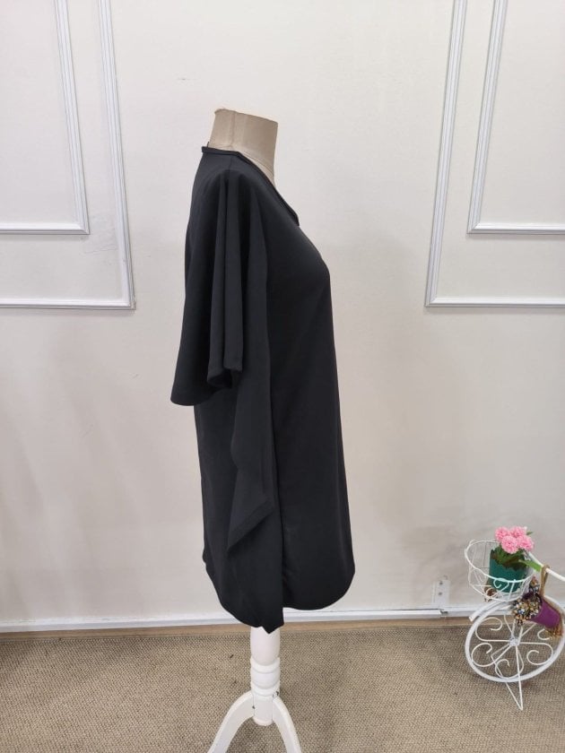 Women's Black V-Neck Short Sleeve Flutter Sleeve Crepe Dress - Janes - by Peralane - photo 9