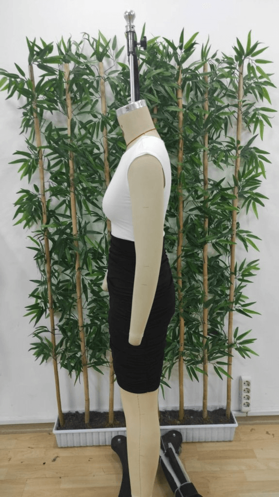 Women's Two-Piece Set with White Sleeveless Top and Black Ruched Midi Skirt - Janes - by Peralane - photo 6