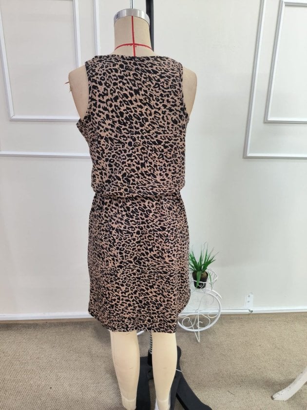 Women's Sleeveless Scoop Neck Leopard Print Romper with Drawstring Waist - Janes - by Peralane - photo 6