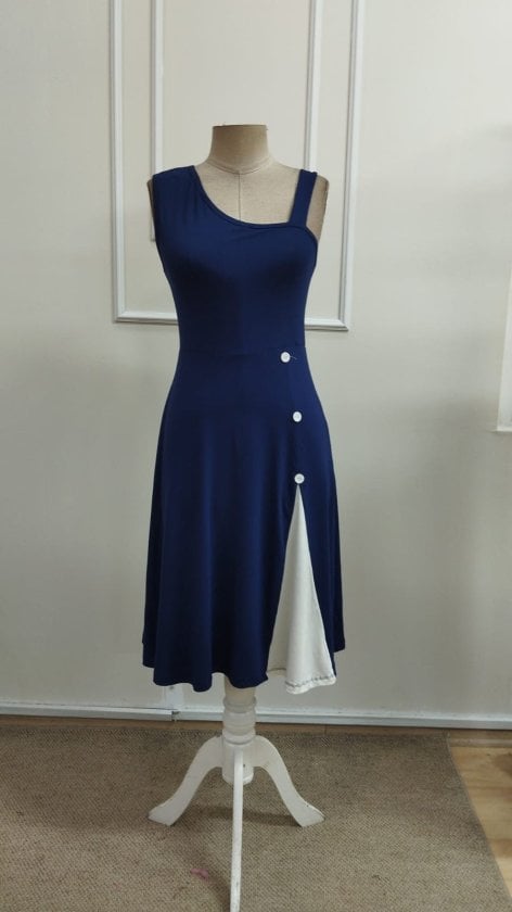 Women's Sleeveless One-Shoulder Dress with Side Buttons and Ribbon Detail - Janes - by Peralane - photo 4