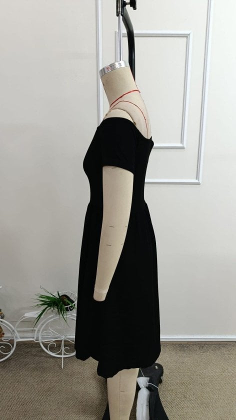 Women's Off-Shoulder Short Sleeve Flared Crepe Dress - Black - Janes - by Peralane - photo 6