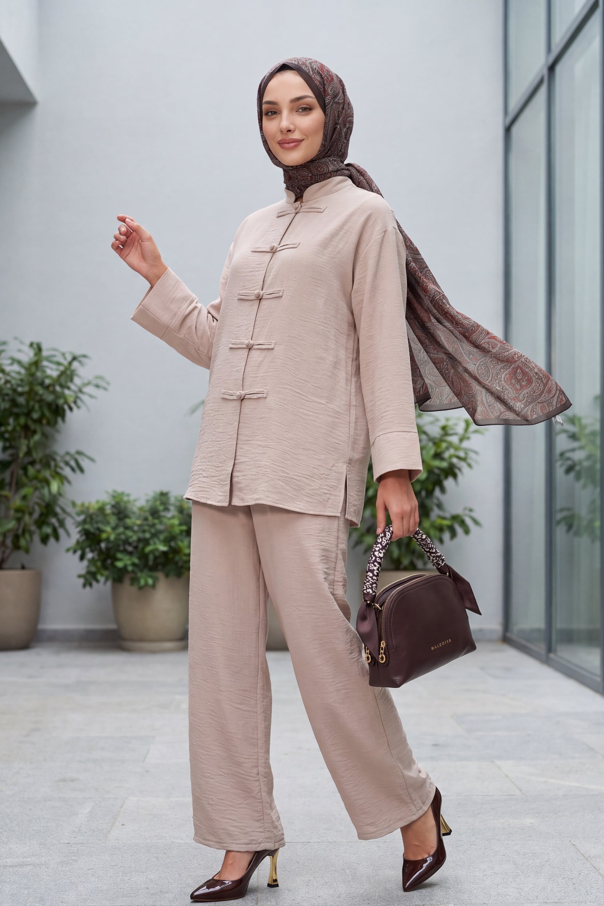 Women's Oversize Shirt and Wide-Leg Trousers Two-Piece Set in Beige - Bigdart - by Peralane - photo 2