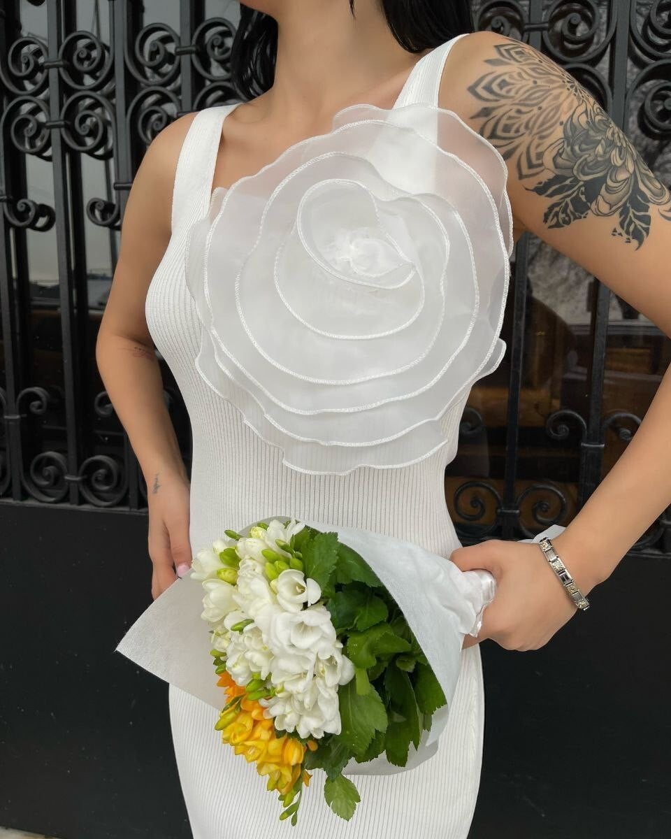Large Rose Ribbed Knit Midi Dress - White - Podyumplus - by Peralane - photo 5