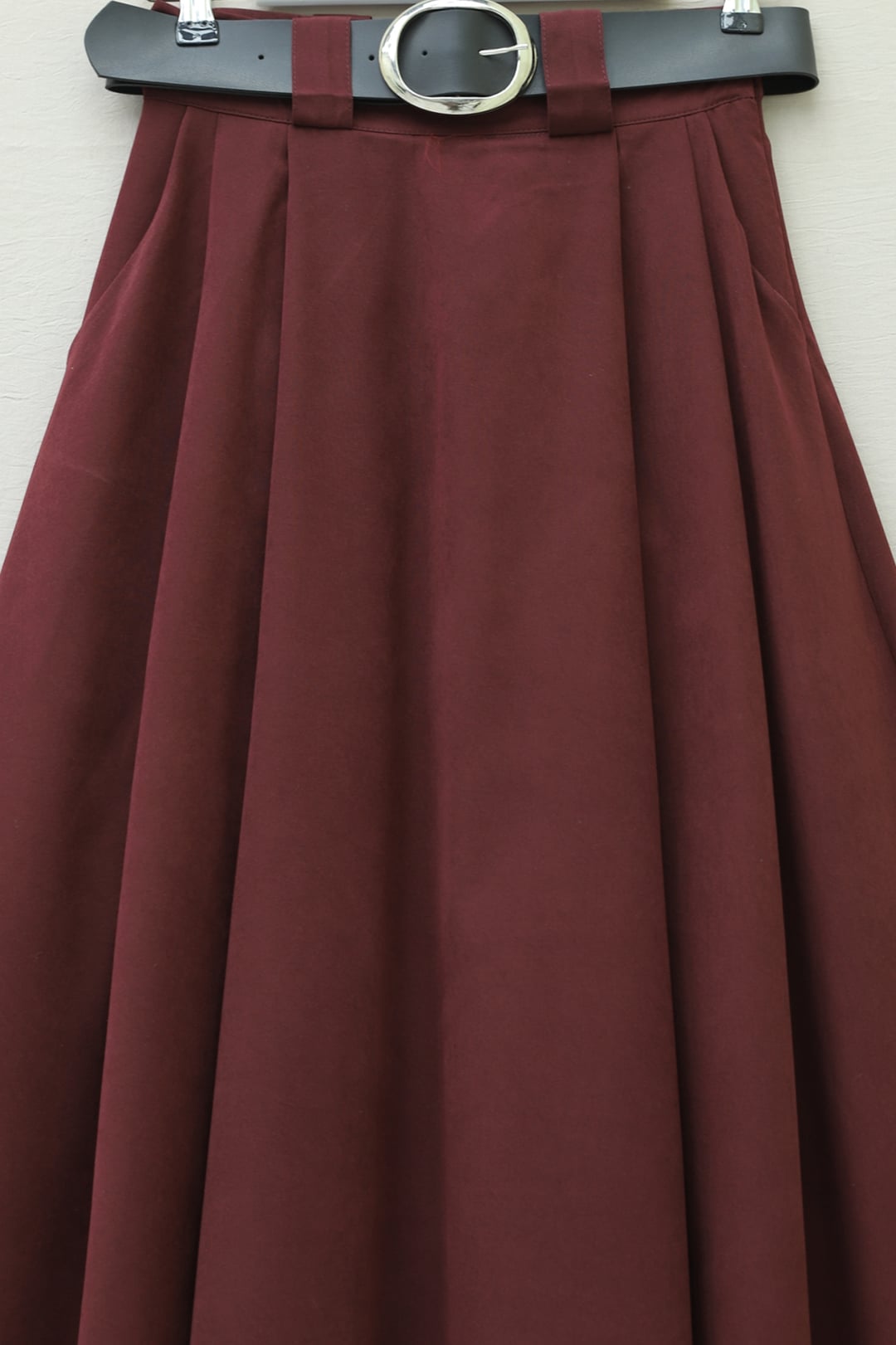 Pleated Front Twill Skirt with Thick Belt and Side Pockets - Maroon - Podyumplus - by Peralane - photo 7