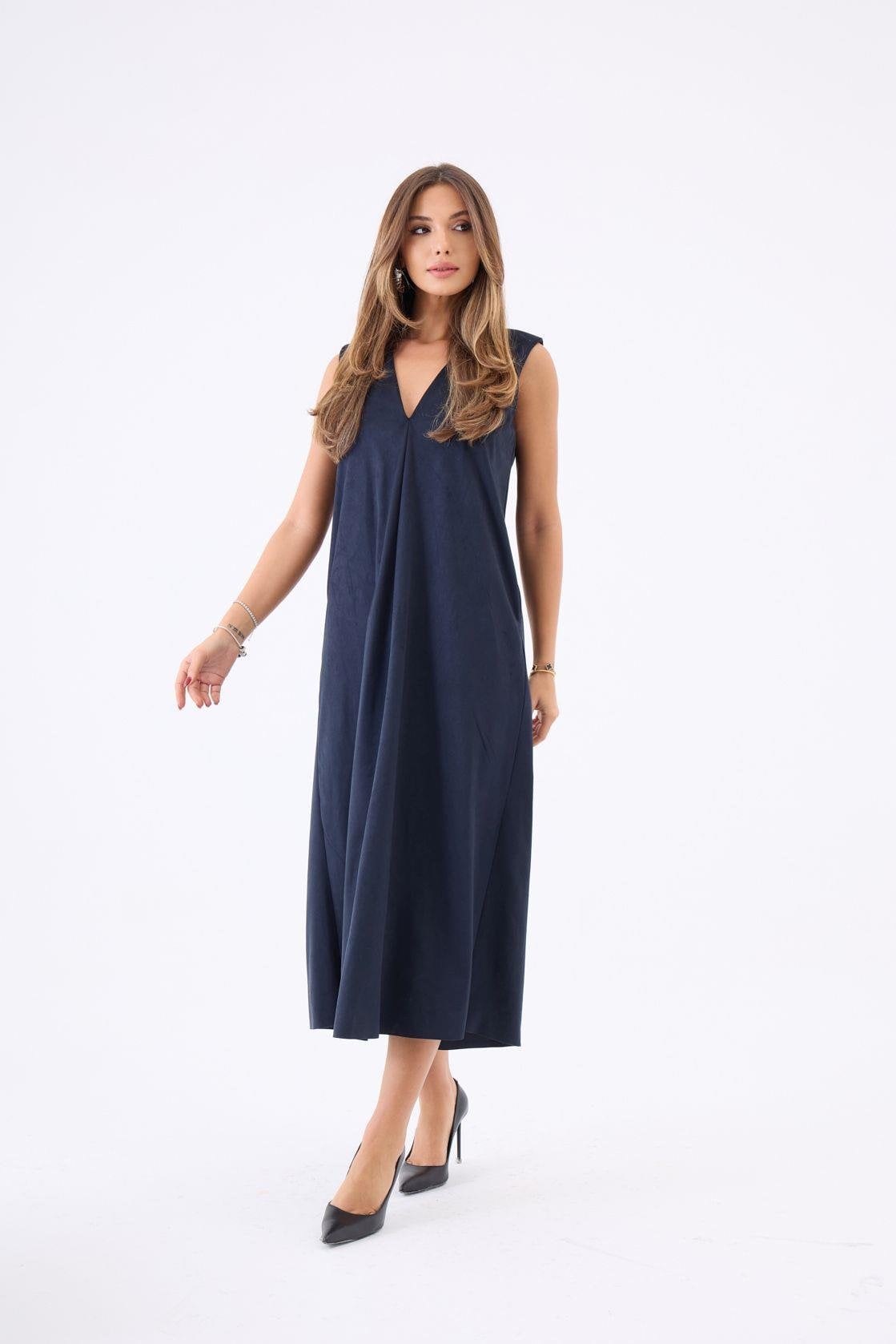 Sleeveless Navy Blue Midi Dress with V-Neckline - Fame - by Peralane
