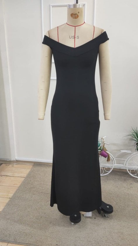 Women's Off-Shoulder Long V-Neck Knit Dress - Janes - by Peralane