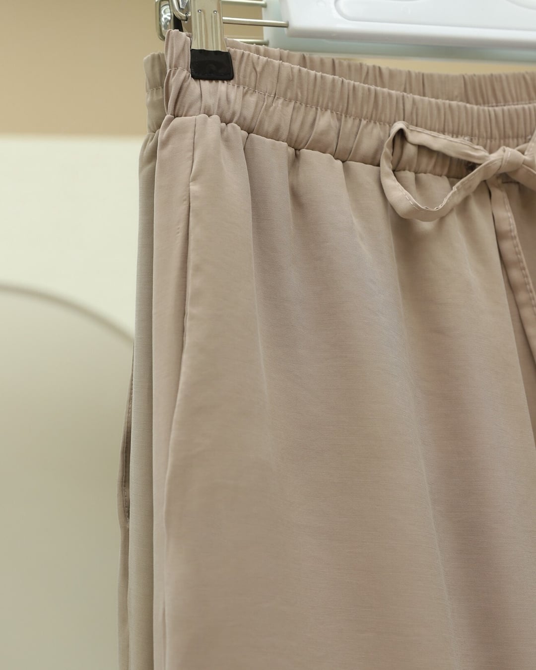 Elasticated Drawstring Wide-Leg Trousers in Beige - Podyumplus - by Peralane - photo 5