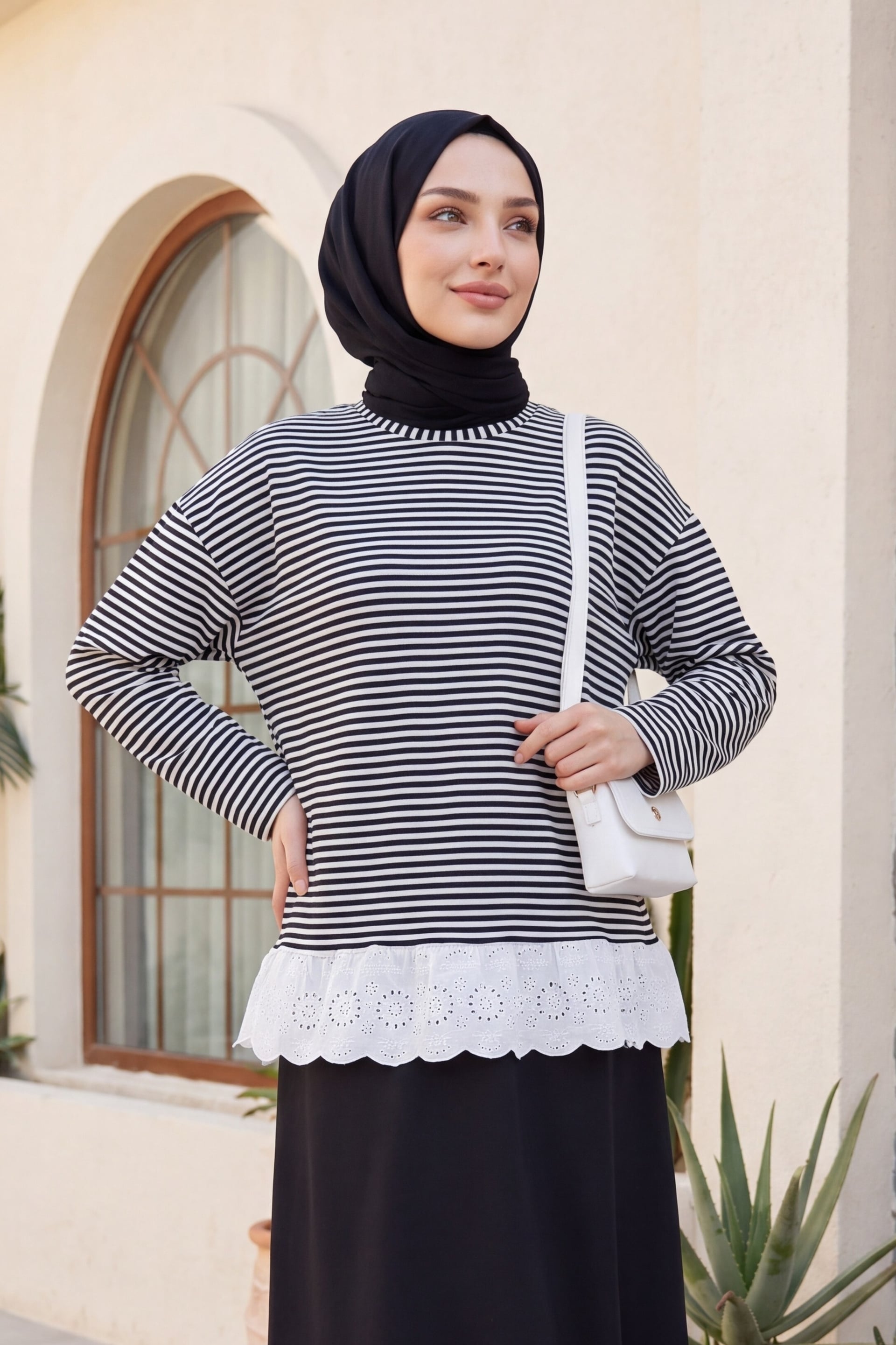 Striped Crew Neck Tunic Sweatshirt with Scalloped Hem - Black - Podyumplus - by Peralane - photo 4