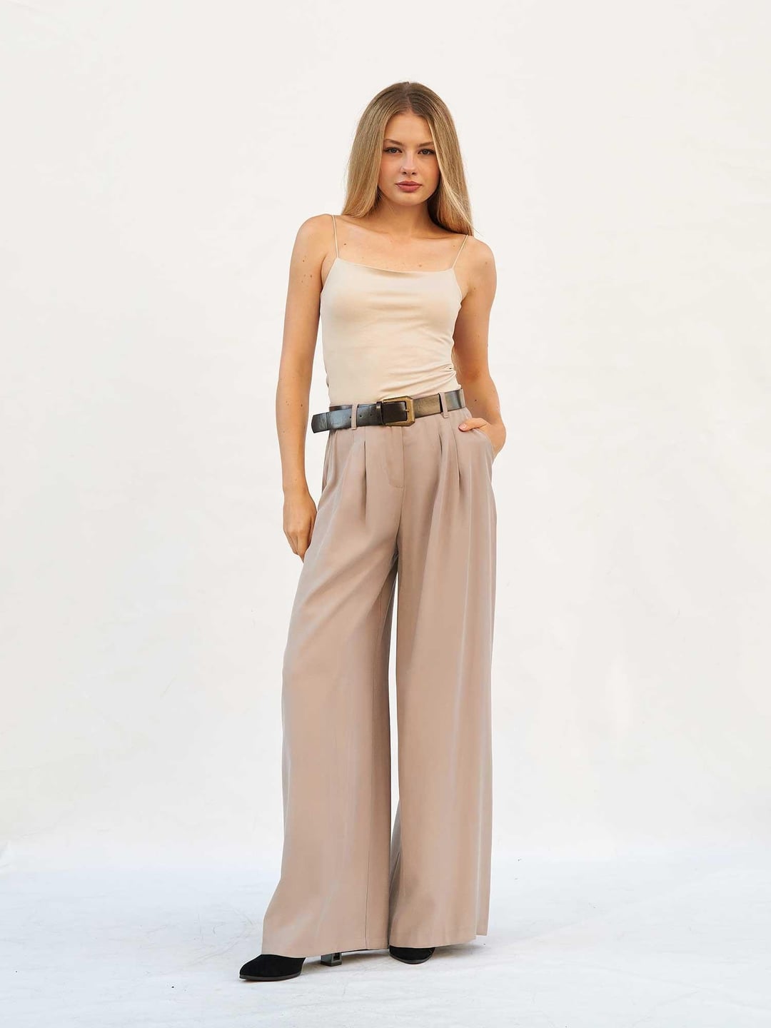 High-Waist Pleated Palazzo Trousers - Lefon - by Peralane