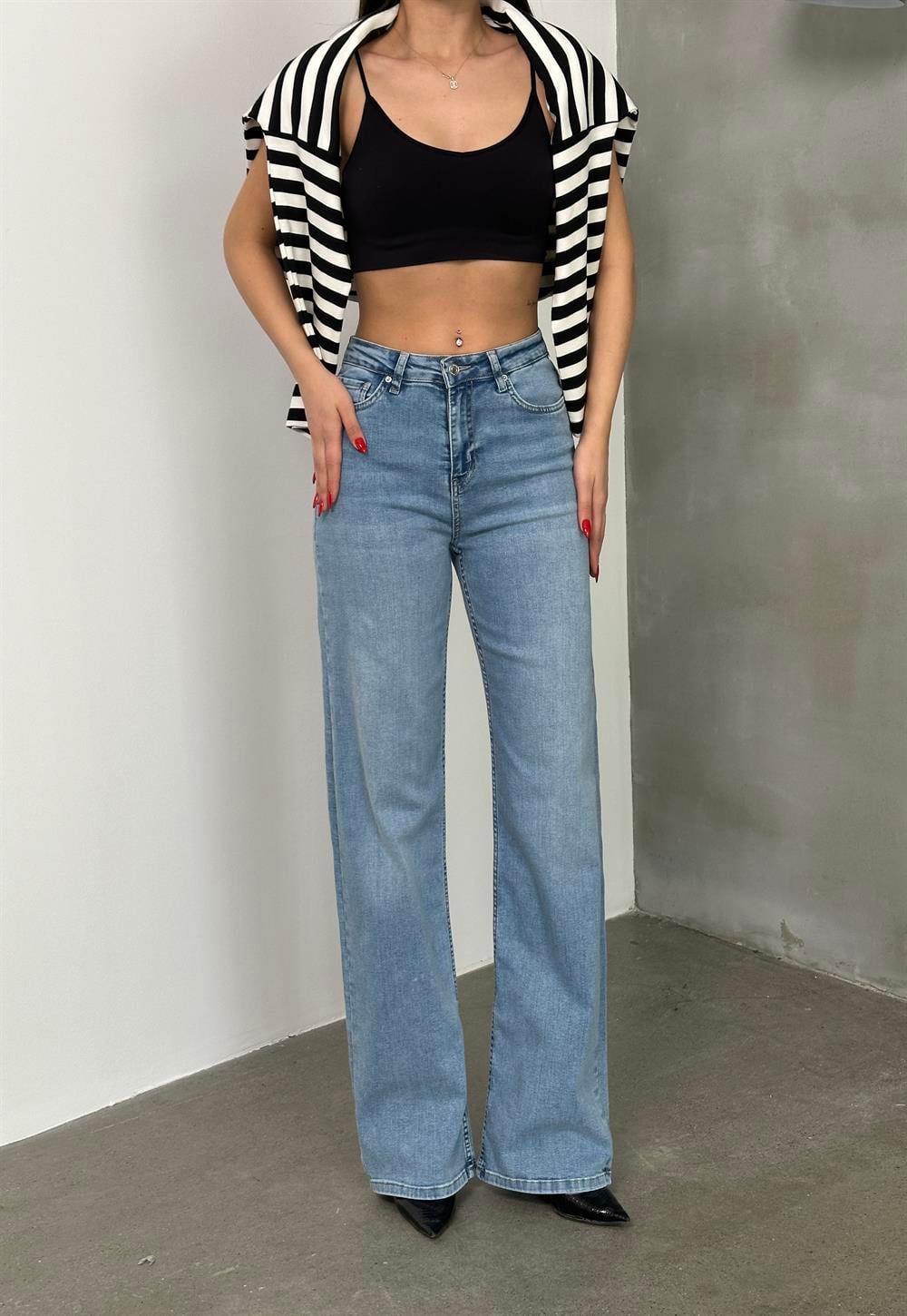 Light Blue High Waist Wide Leg Denim Jeans for Women - Lacarino Jeans - by Peralane