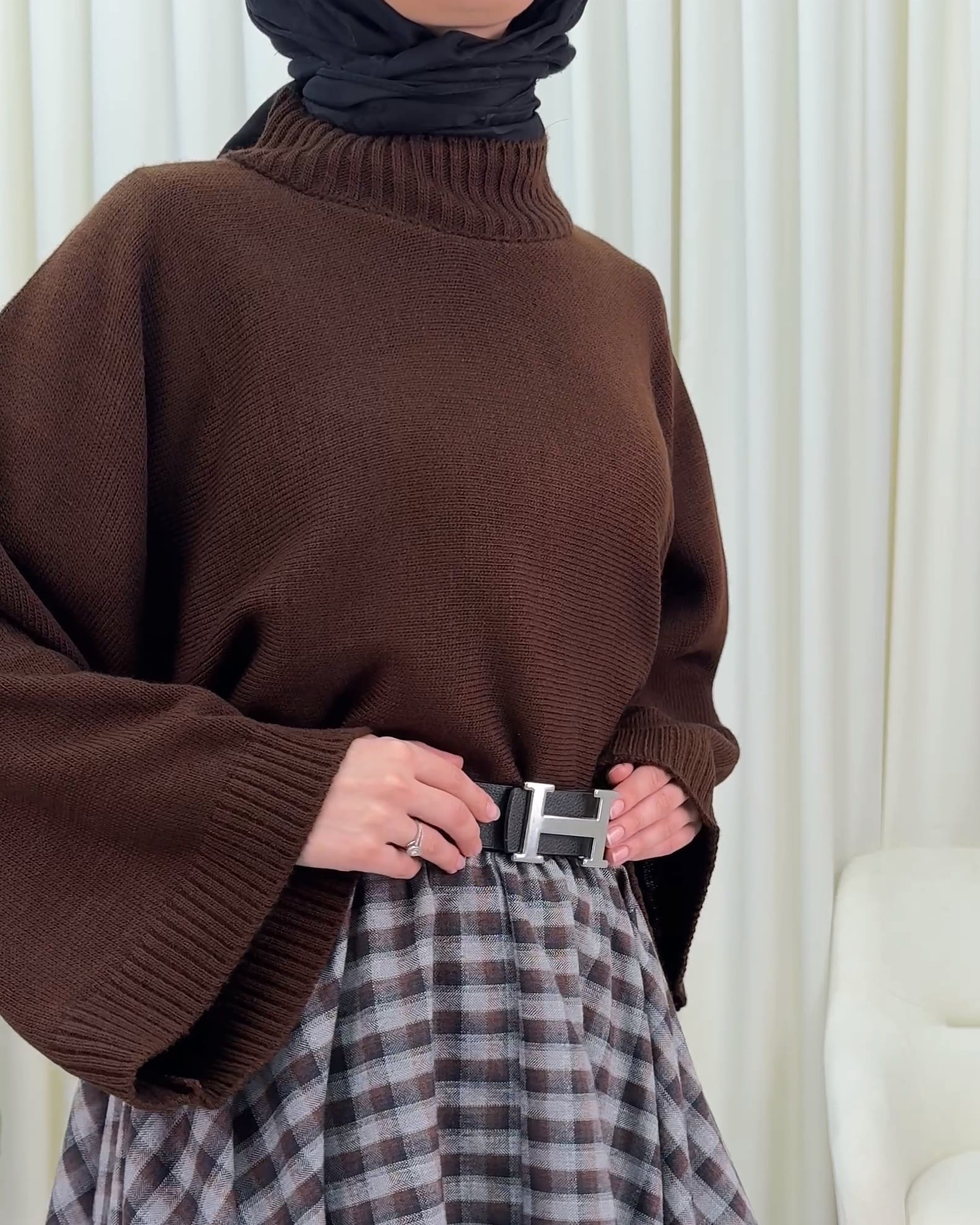 Half Turtleneck Crop Knit Sweater - Brown - Podyumplus - by Peralane