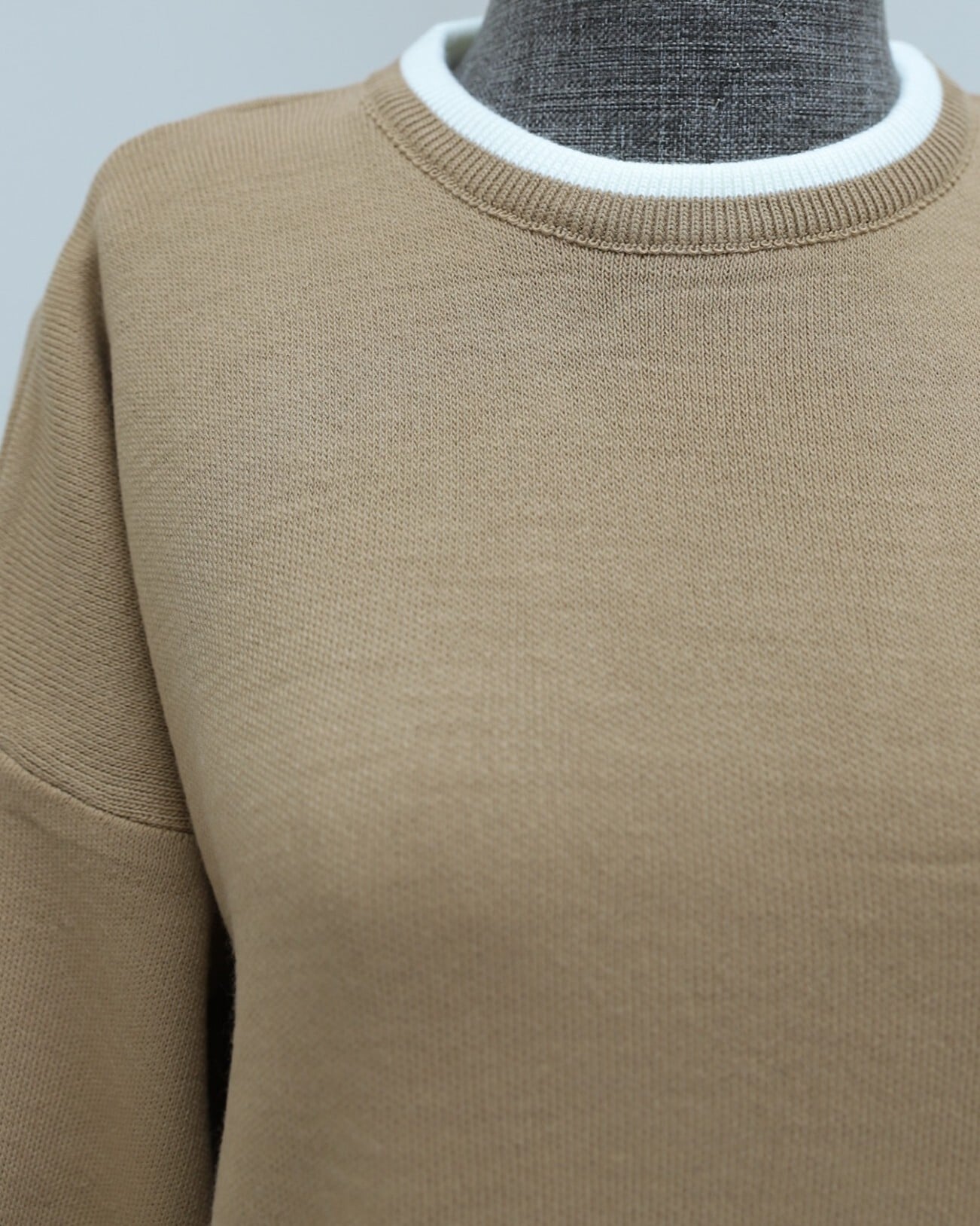 Stripe-Trimmed Two-Piece Knit Lounge Set in Camel - Podyumplus - by Peralane - photo 5