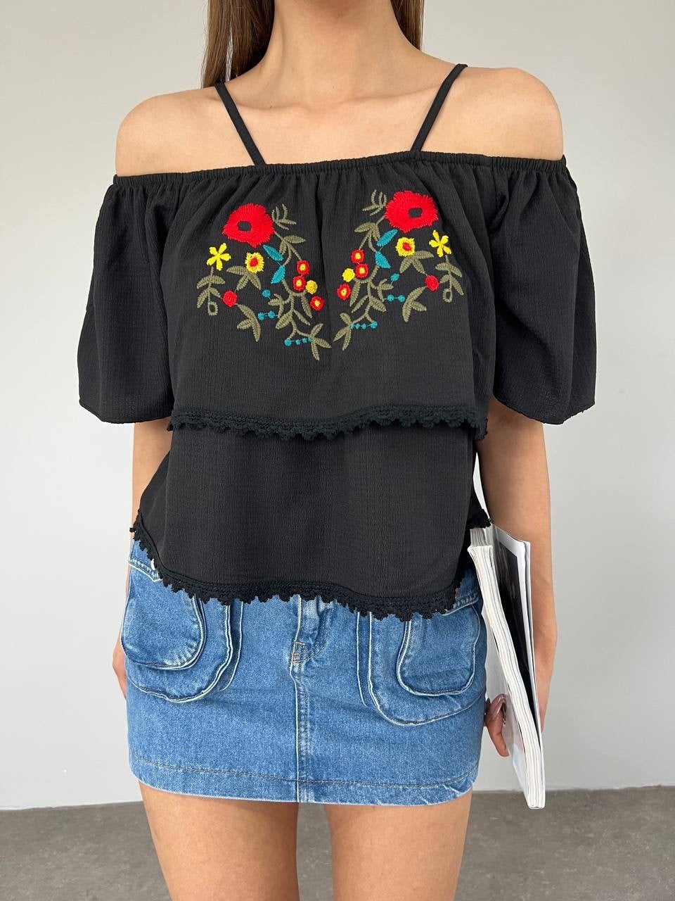 Black Floral Embroidered Off-Shoulder Blouse with Lace Trim - Podyumplus - by Peralane - photo 4