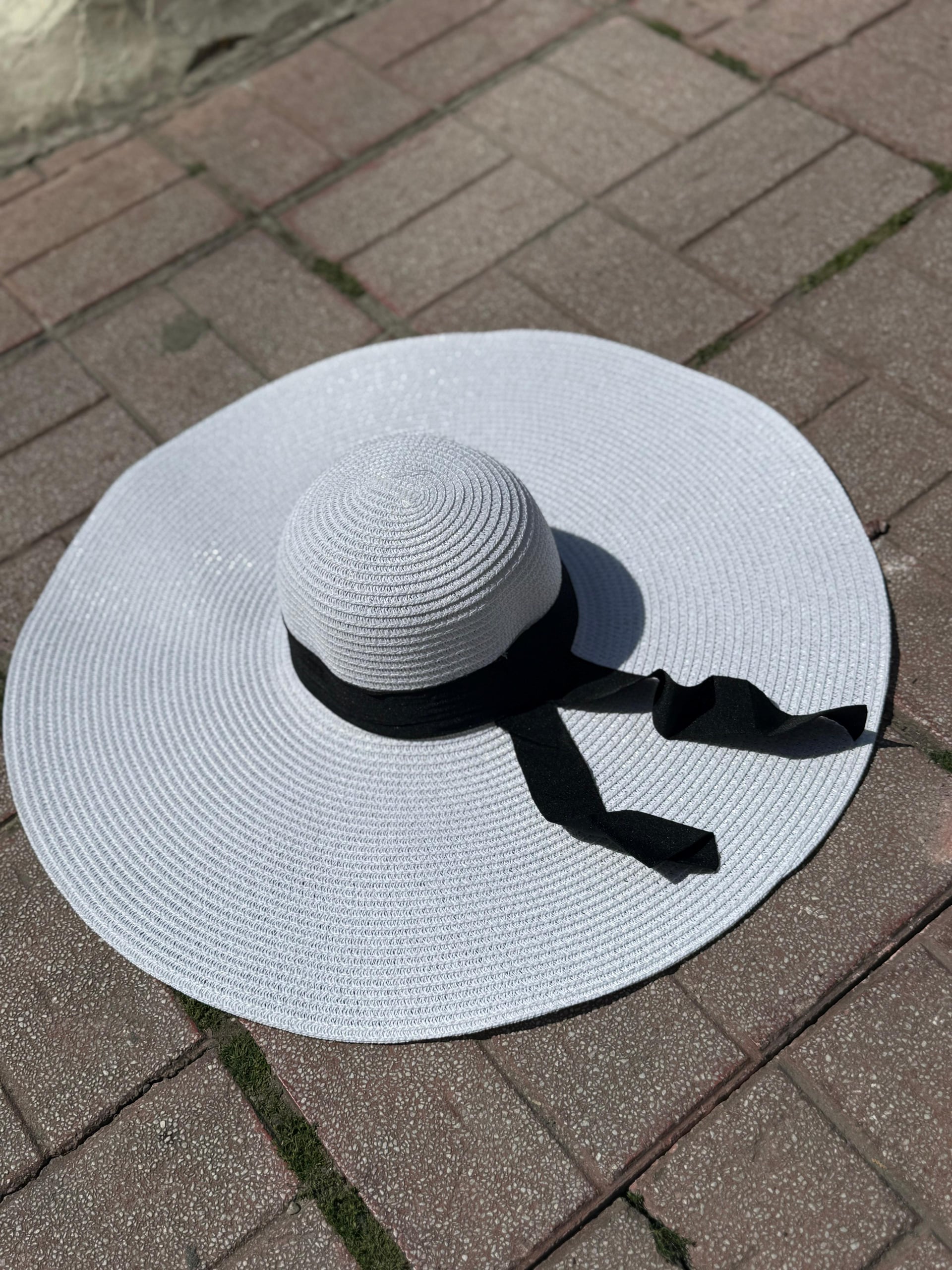 White Straw Wide Brim Hat with Black Ribbon - Nesvay - by Peralane - photo 2