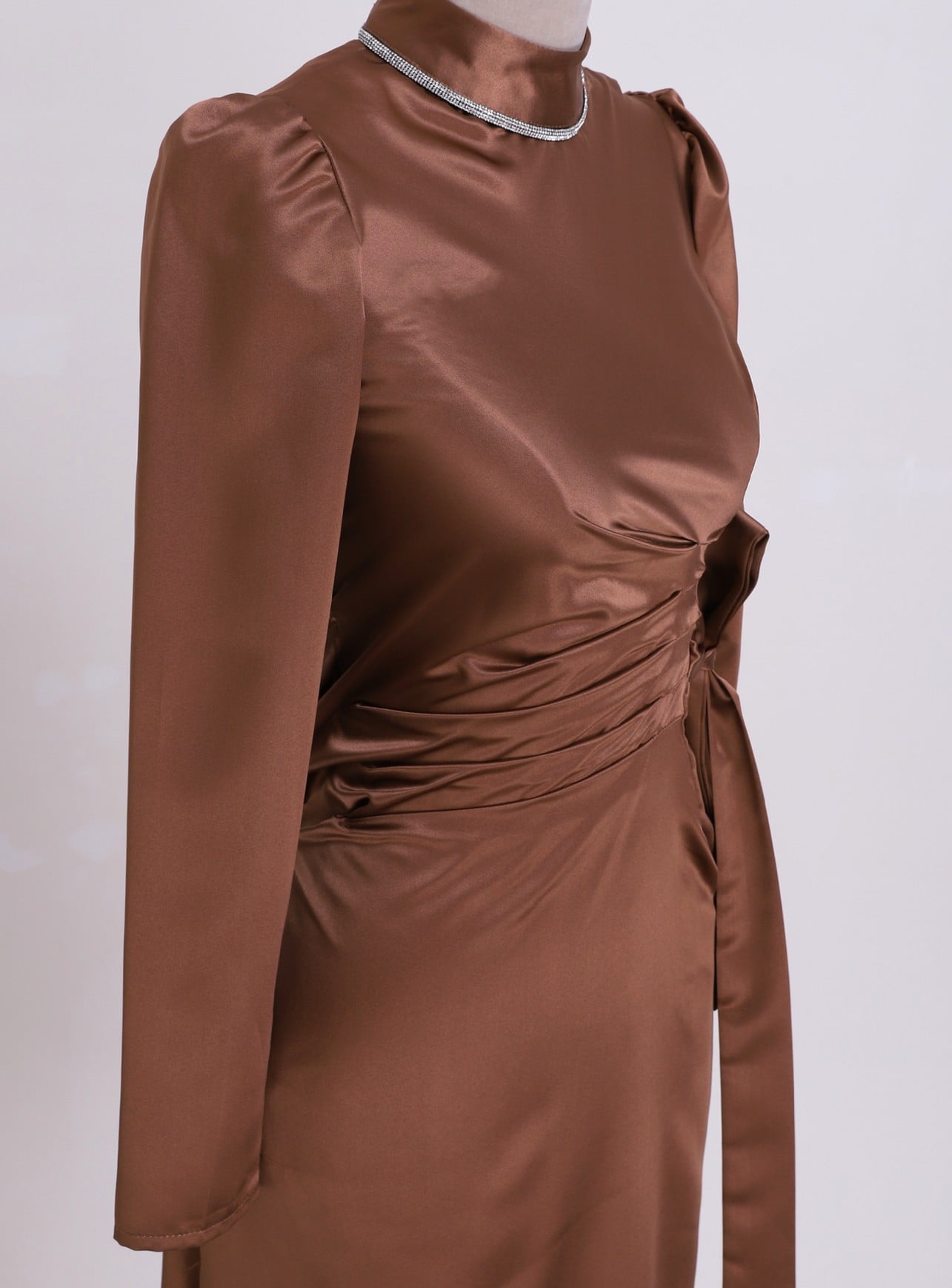 Side Ruched and Tie Detail Stone-Collar Satin Dress - Brown - Podyumplus - by Peralane - photo 3