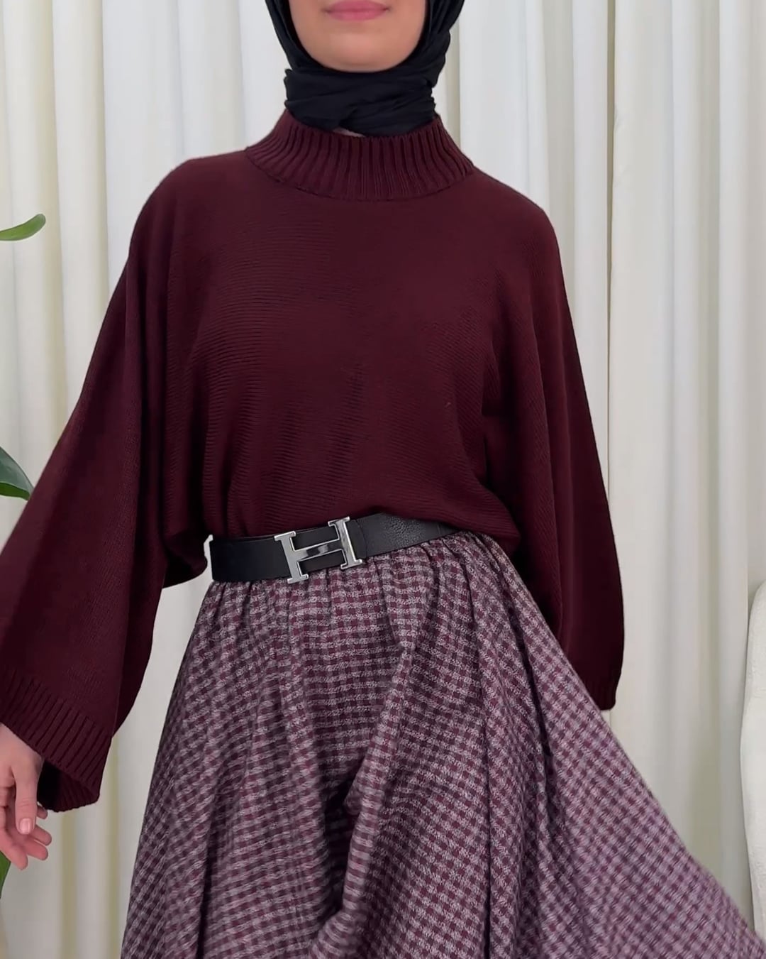 Half Turtleneck Crop Knit Sweater - Maroon - Podyumplus - by Peralane - photo 3
