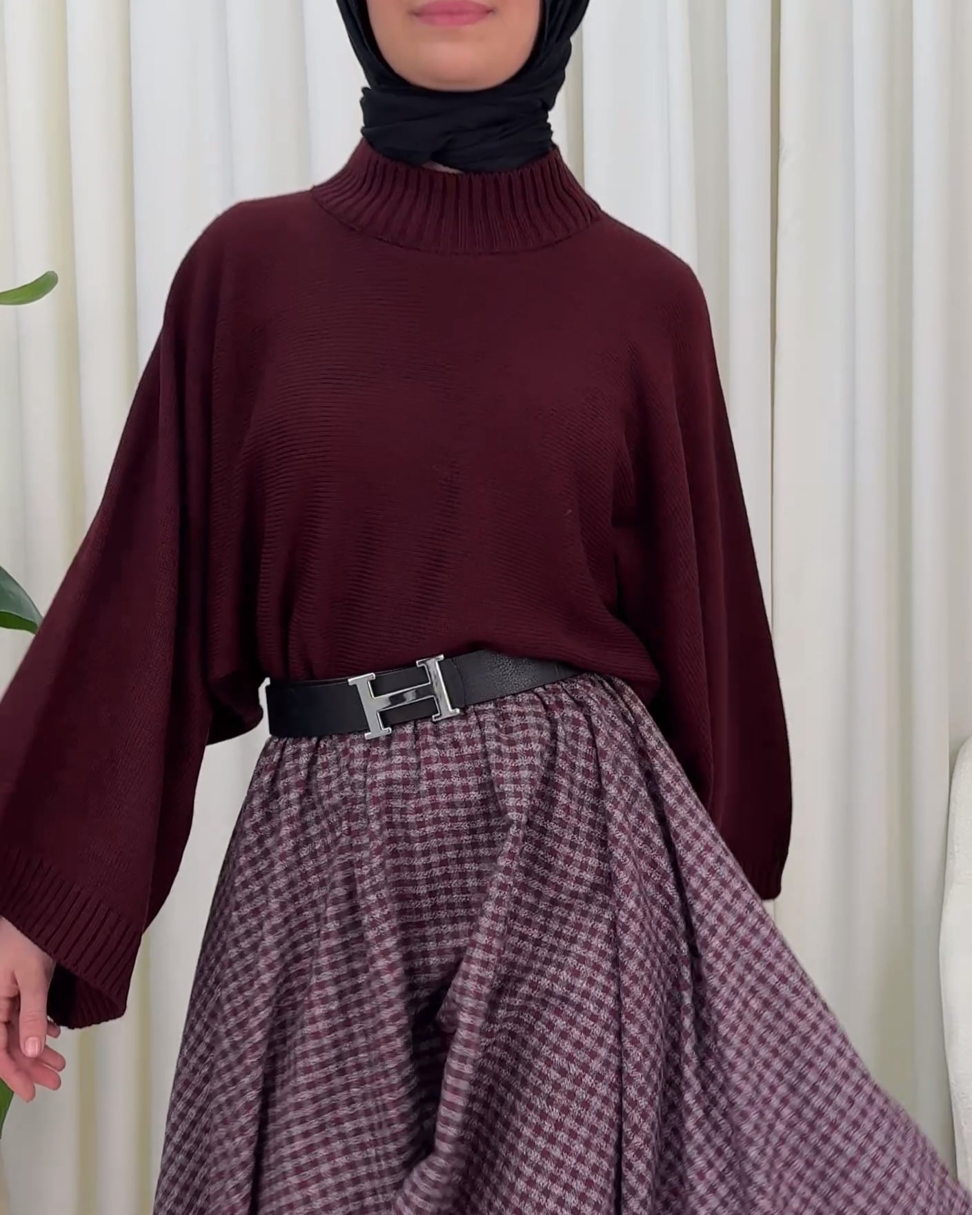 Half Turtleneck Crop Knit Sweater - Maroon - Podyumplus - by Peralane - photo 3