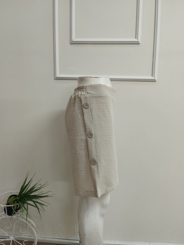Women's High-Waist Shorts with Side Button Detail - Janes - by Peralane - photo 4