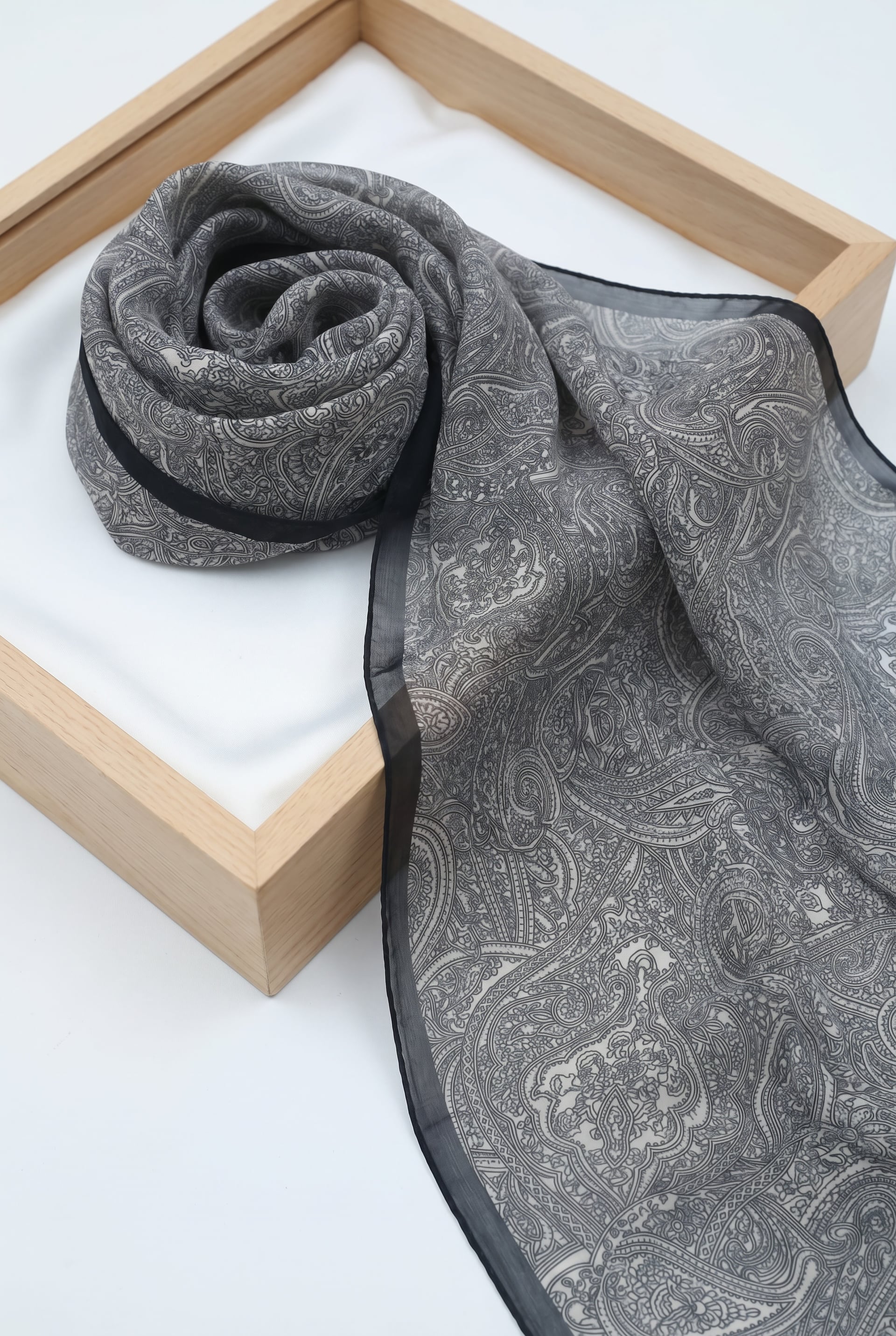 Thin Striped Embroidered Cotton Shawl - Black - Podyumplus - by Peralane - photo 2